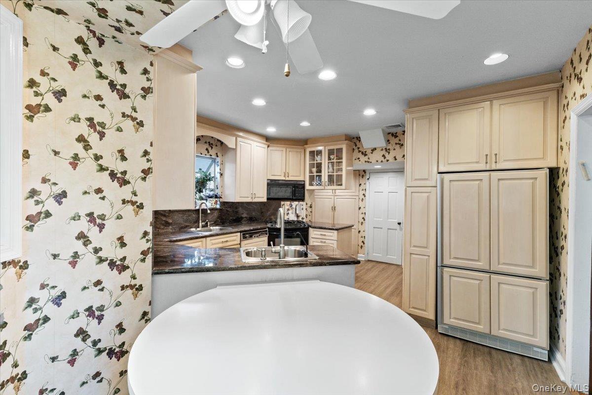 Single Family Avon Street  Queens, NY 11432, MLS-1018903-14
