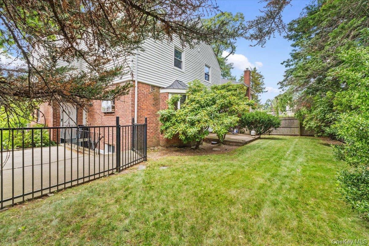 Single Family Avon Street  Queens, NY 11432, MLS-1018903-27
