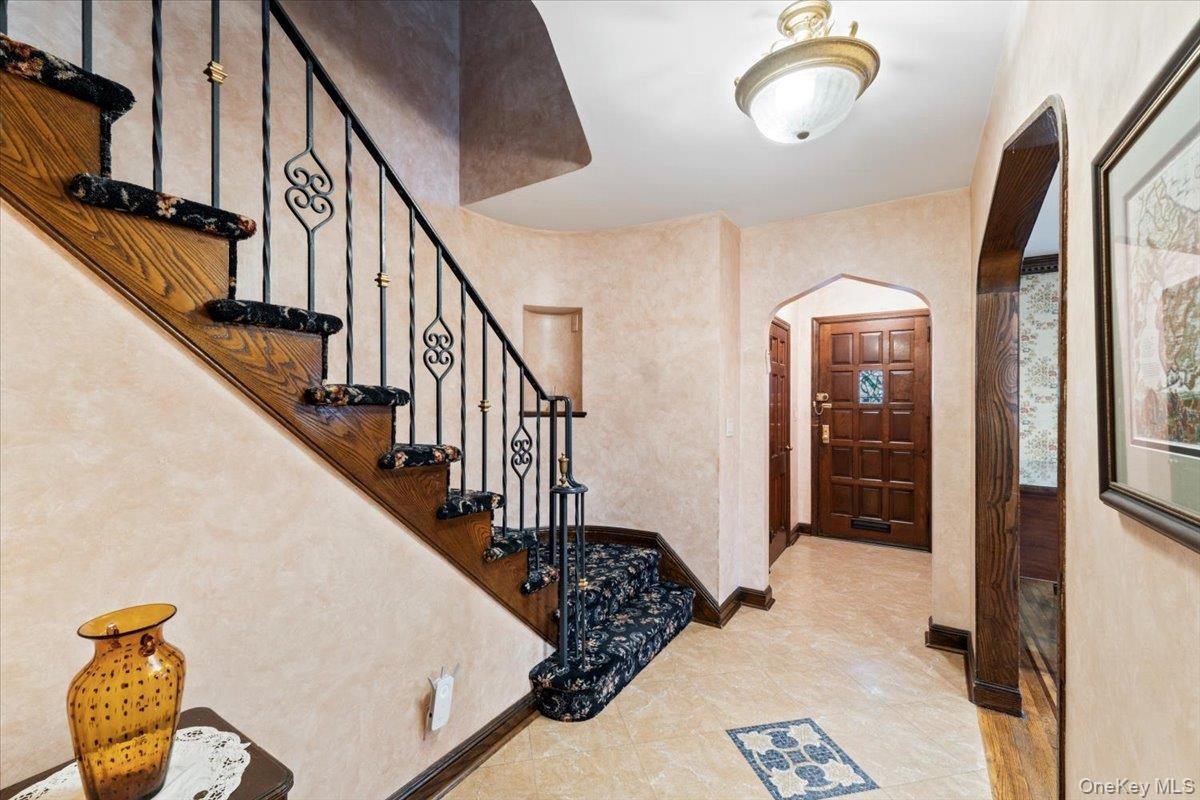 Single Family Avon Street  Queens, NY 11432, MLS-1018903-4