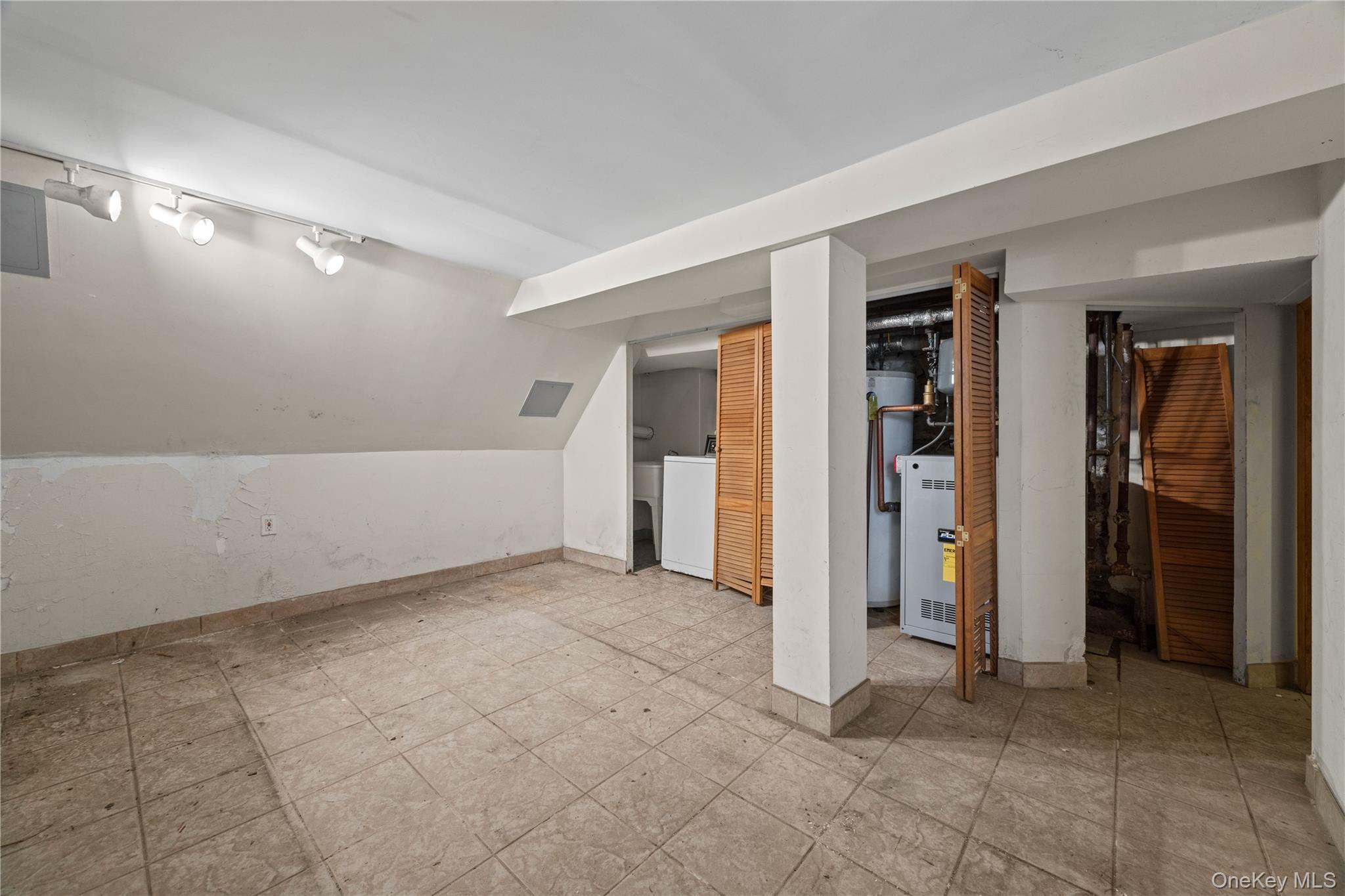 Single Family Morrispark Bronx, NY 10462, MLS-1018926-20