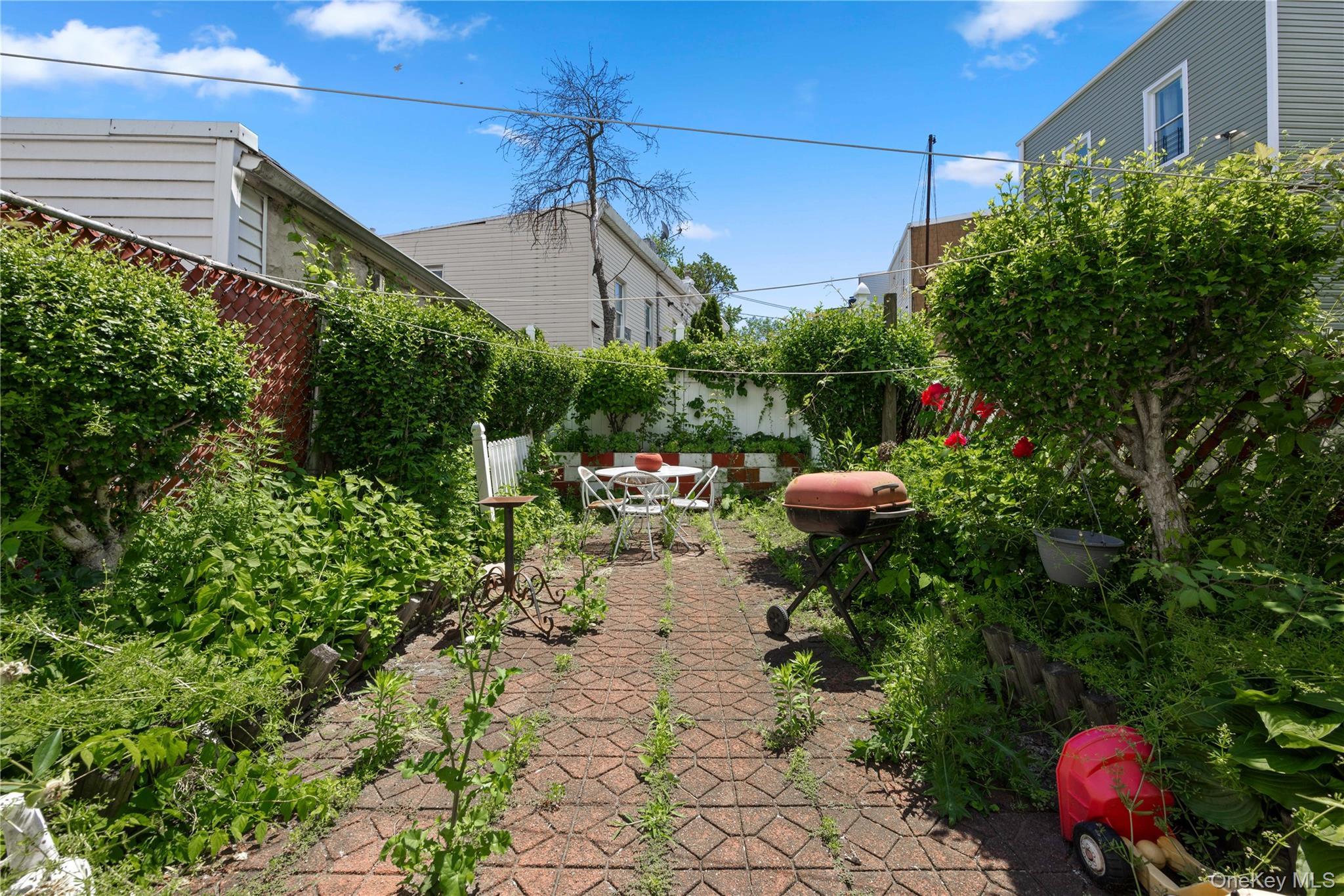 Single Family Morrispark Bronx, NY 10462, MLS-1018926-22
