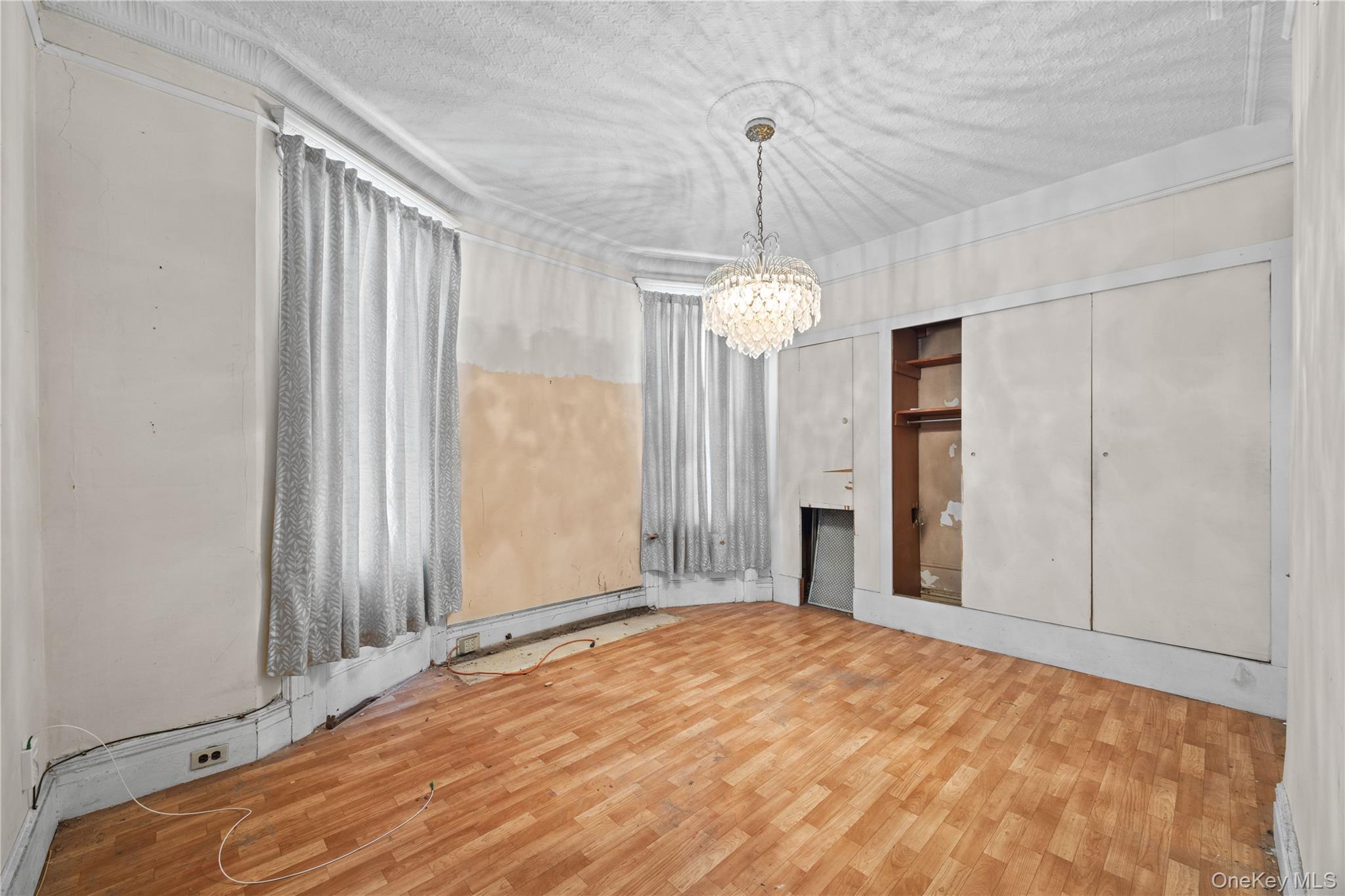 Single Family Morrispark Bronx, NY 10462, MLS-1018926-8