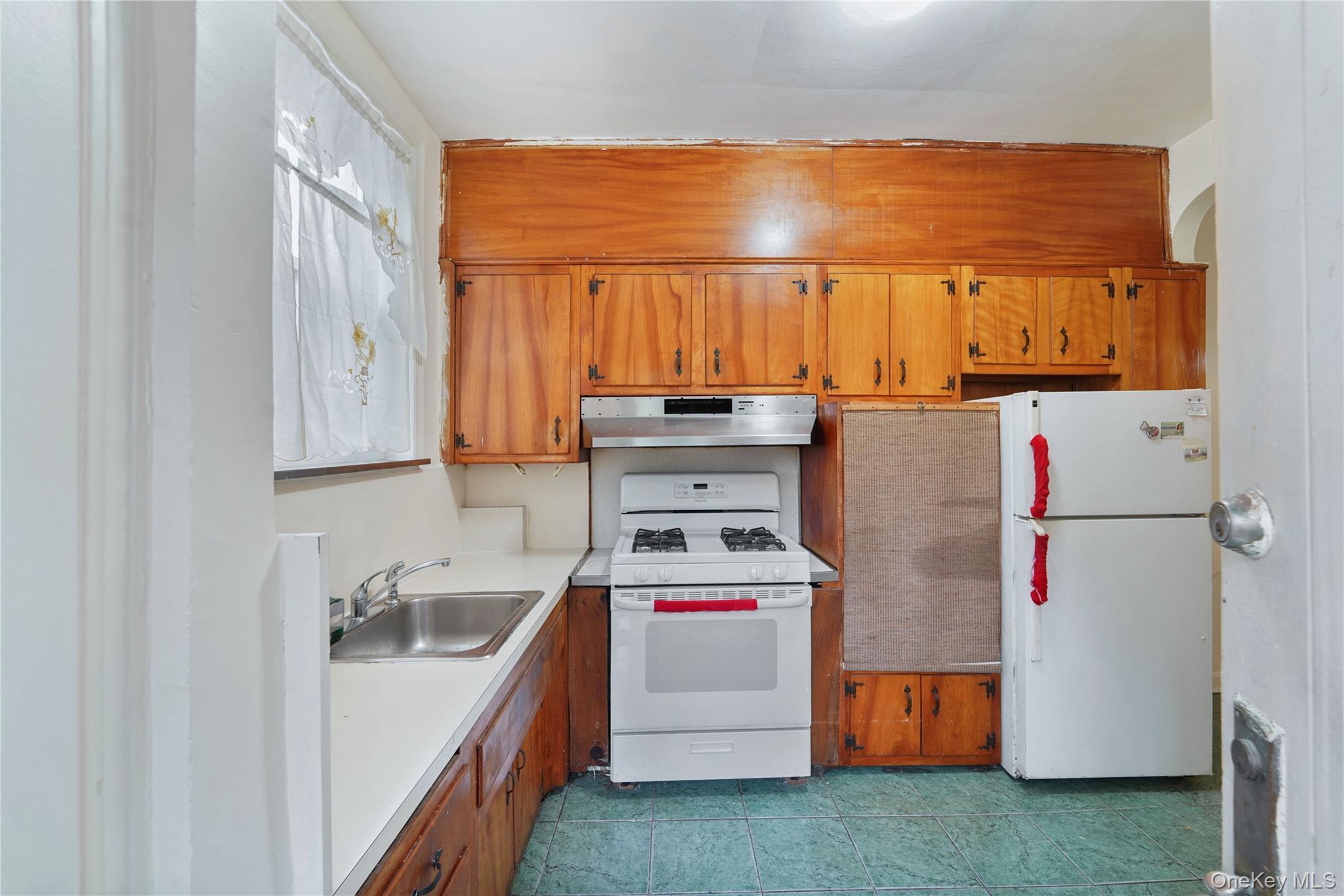 Single Family E 37th Street  Brooklyn, NY 11210, MLS-1018931-6