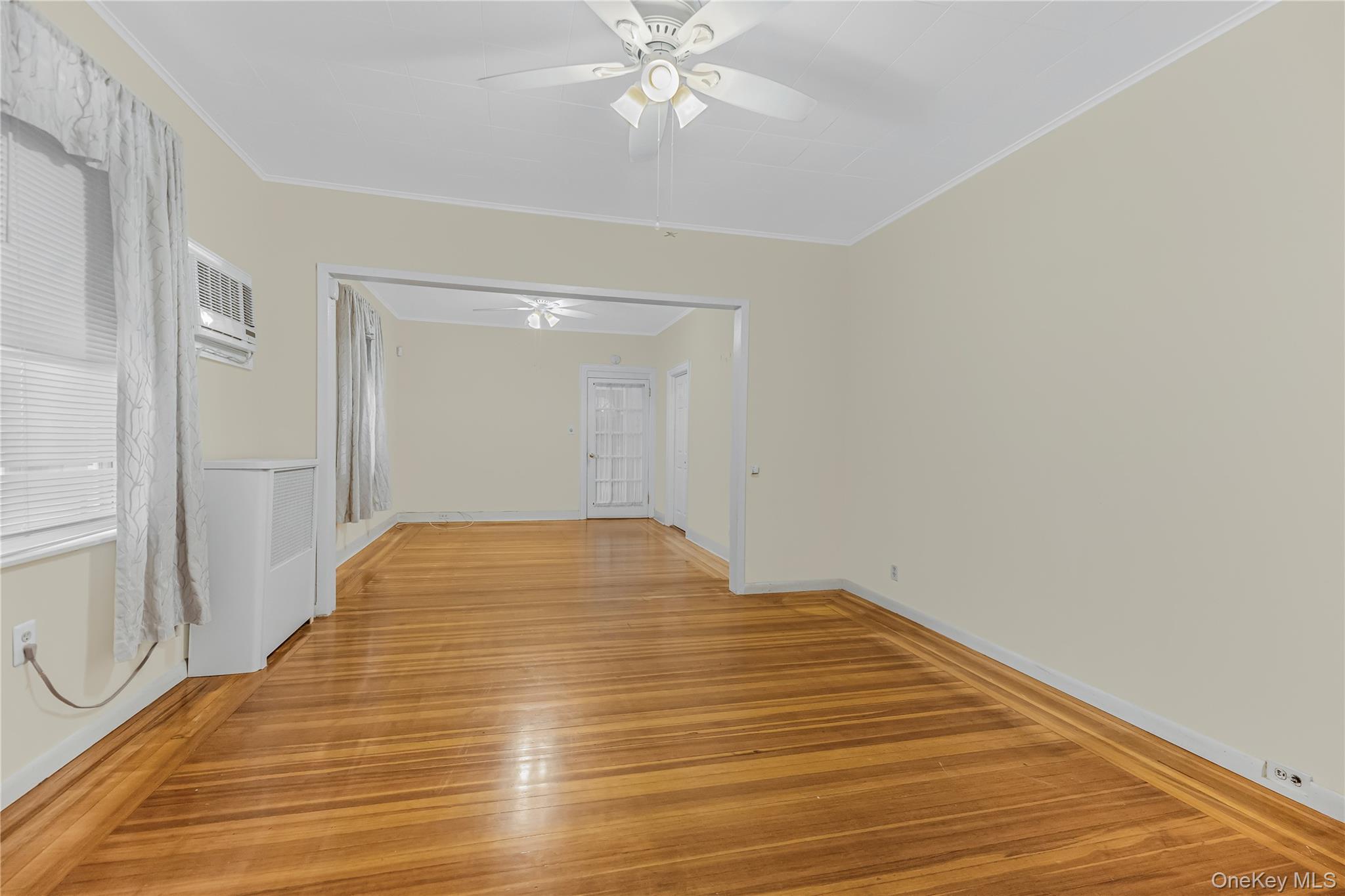 Single Family Zulette Avenue Bronx, NY 10461, MLS-1018949-11