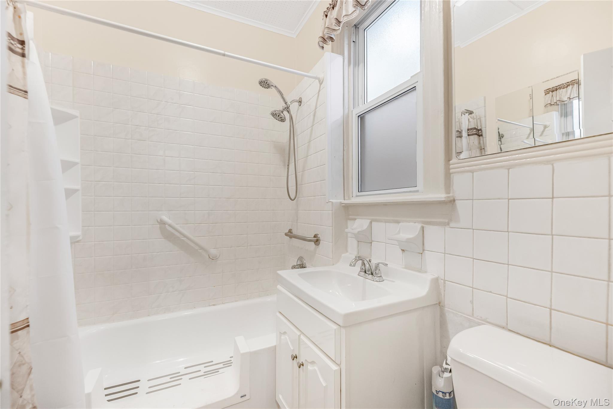 Single Family Zulette Avenue Bronx, NY 10461, MLS-1018949-13