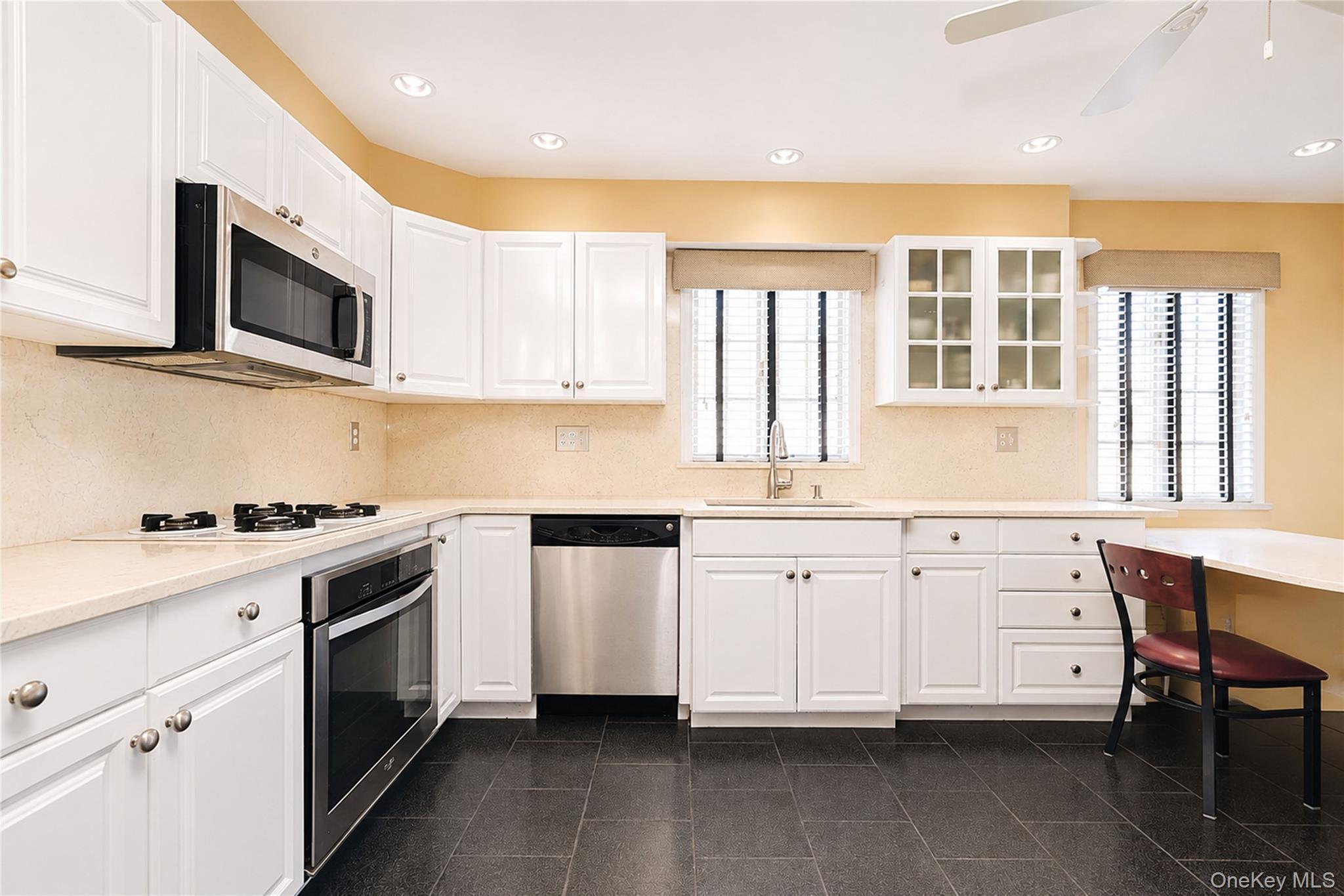 Single Family Stanley Circle Staten Island, NY 10308, MLS-1018962-12