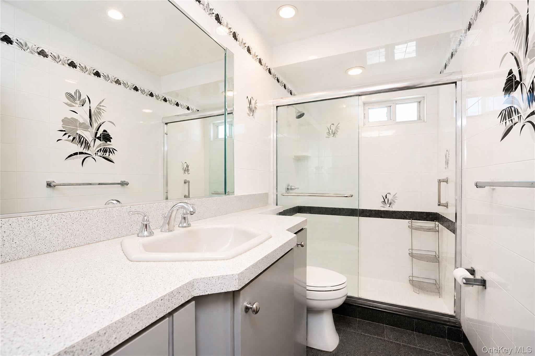 Single Family Stanley Circle Staten Island, NY 10308, MLS-1018962-16