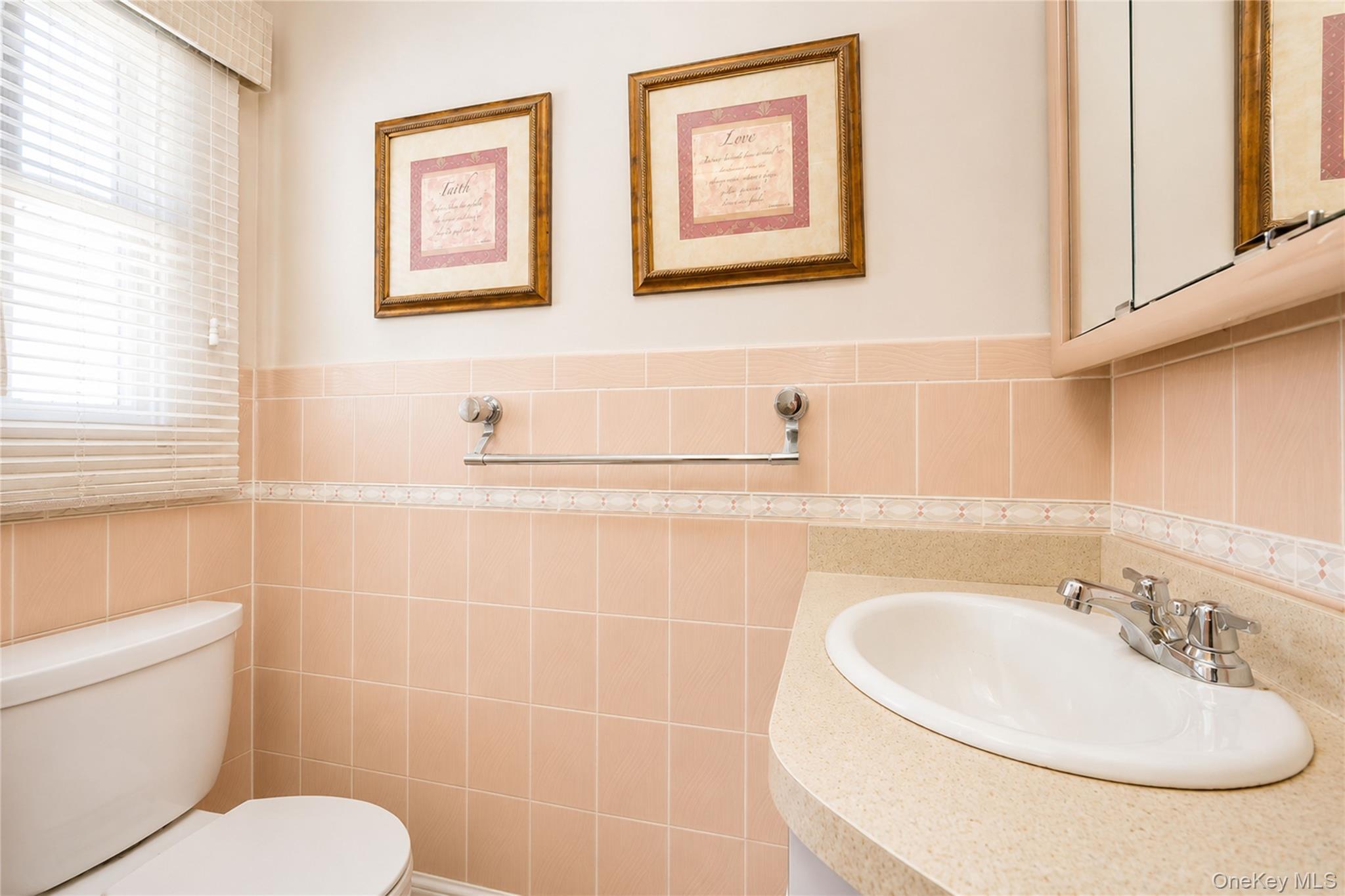 Single Family Stanley Circle Staten Island, NY 10308, MLS-1018962-21