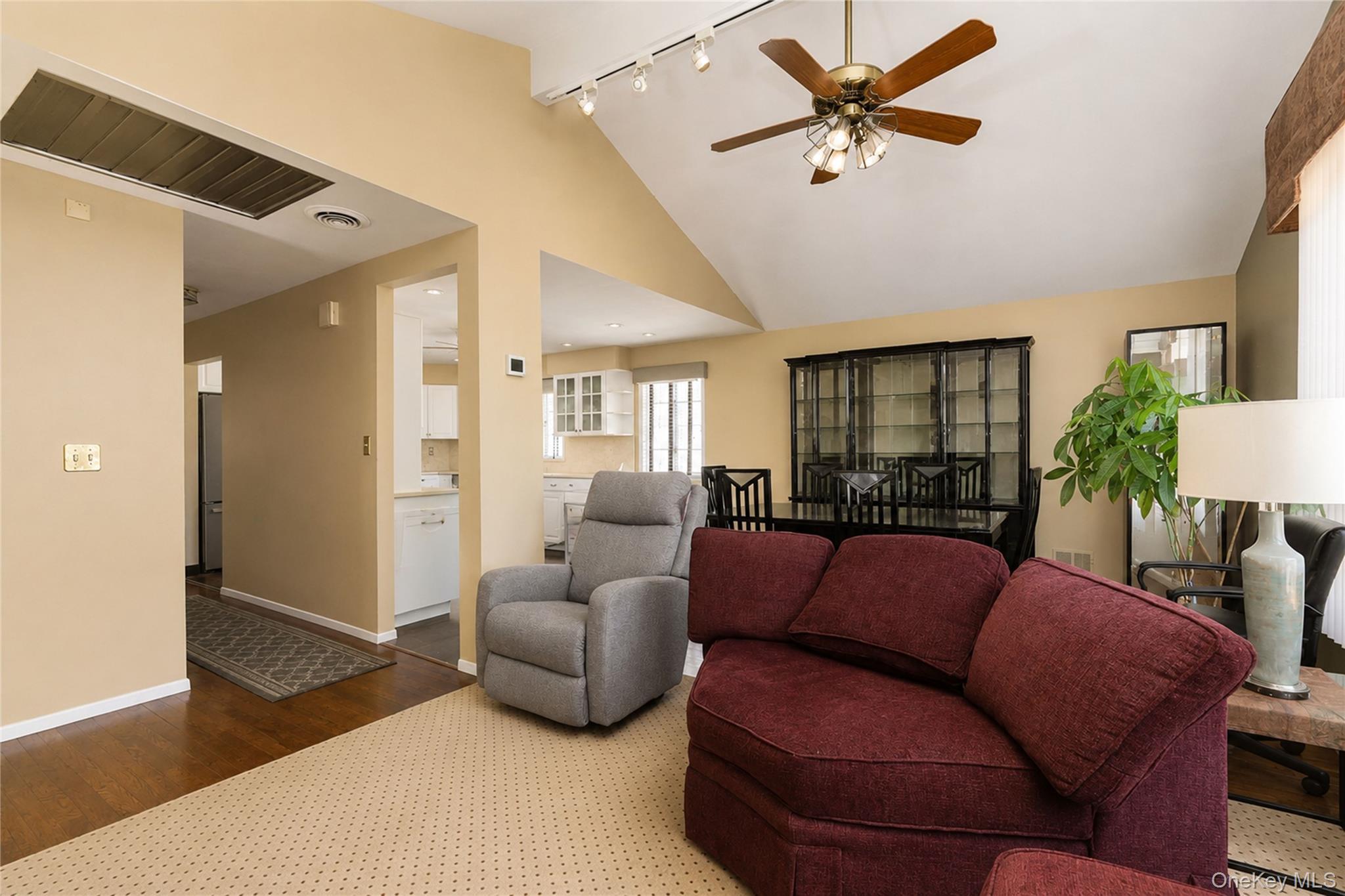 Single Family Stanley Circle Staten Island, NY 10308, MLS-1018962-4