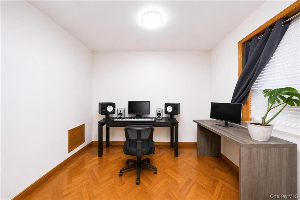 Single Family E 22nd Street Brooklyn, NY 11229, MLS-1018999-14