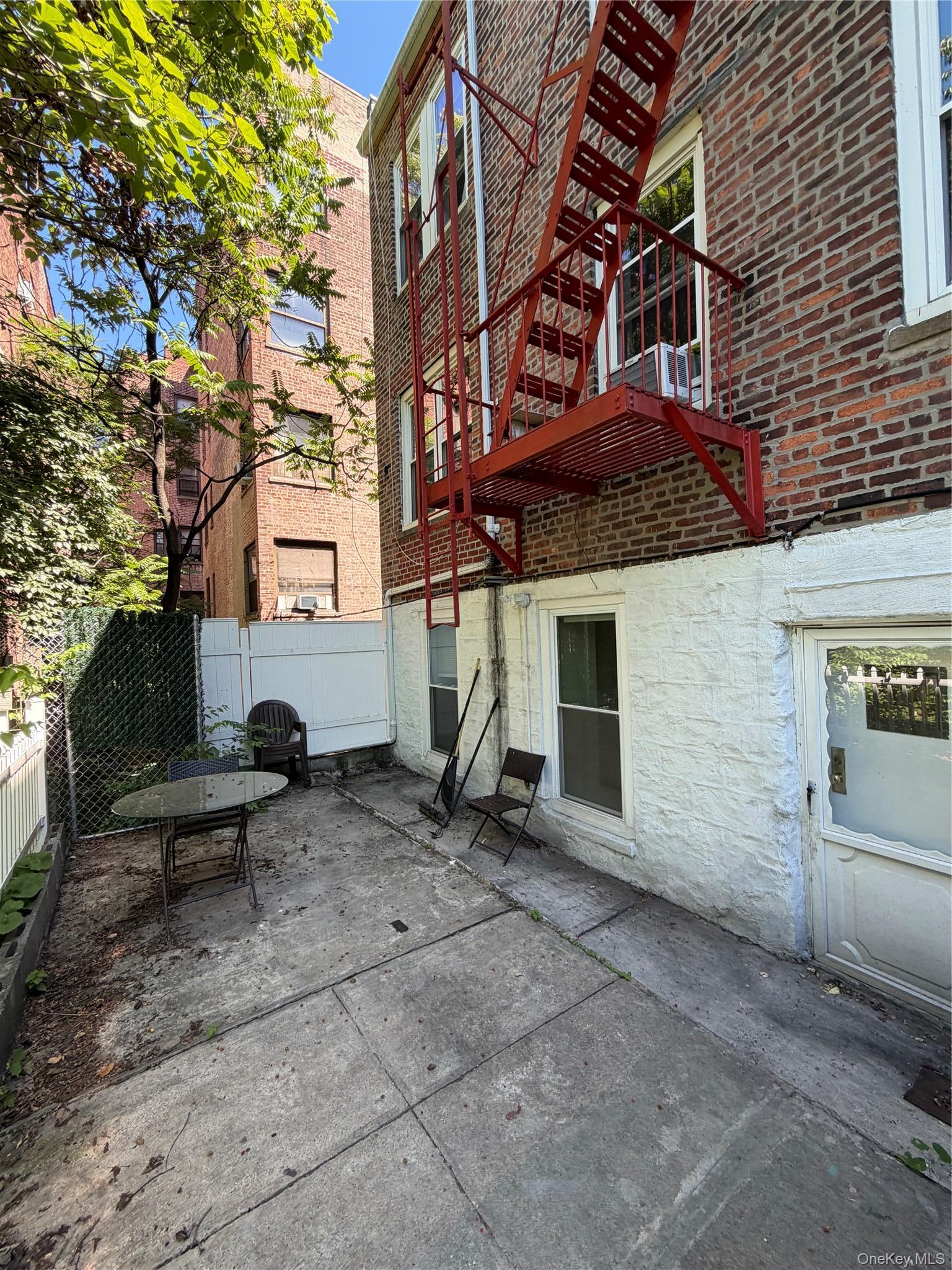 Apartment 207th  Manhattan, NY 10034, MLS-1019015-4
