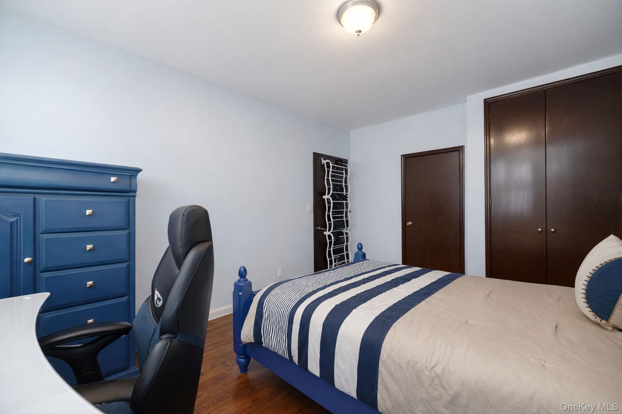 Single Family Simonson Place Staten Island, NY 10302, MLS-1019035-19