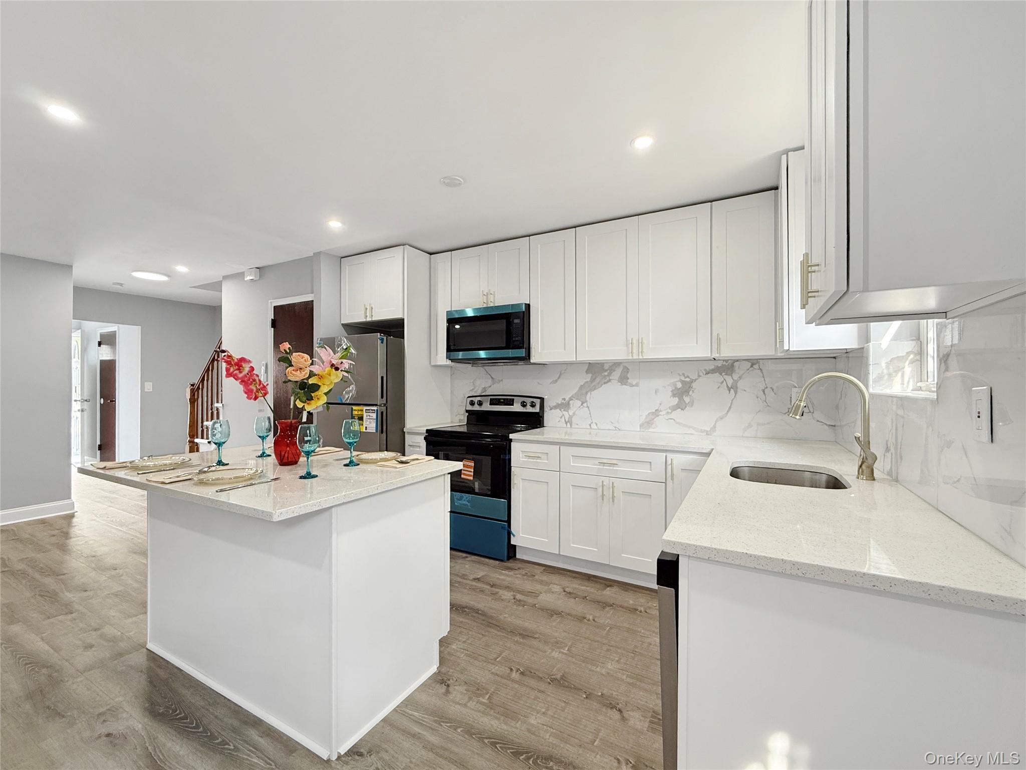 Single Family E 227th Street Bronx, NY 10466, MLS-1019076-10