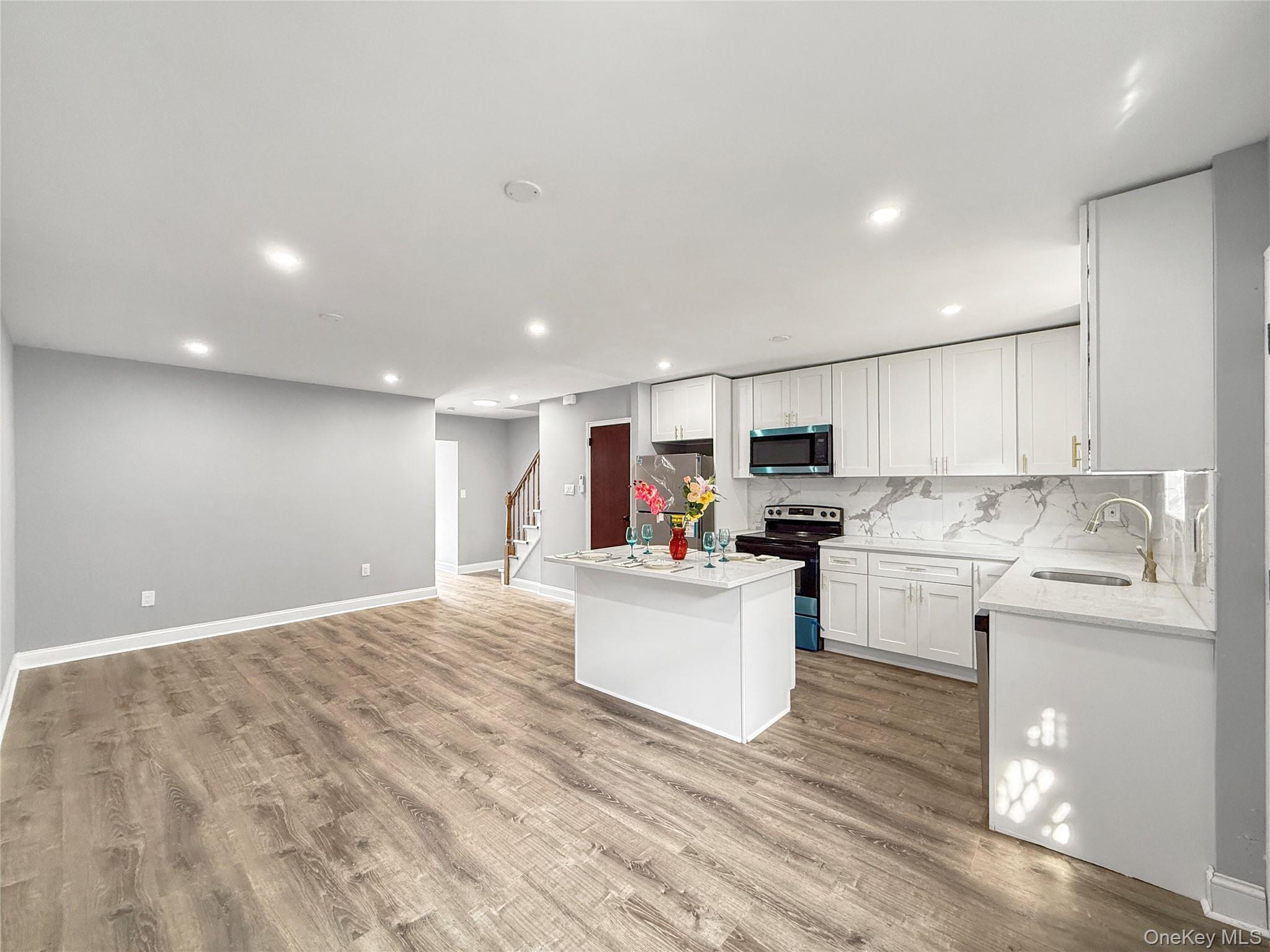 Single Family E 227th Street Bronx, NY 10466, MLS-1019076-12