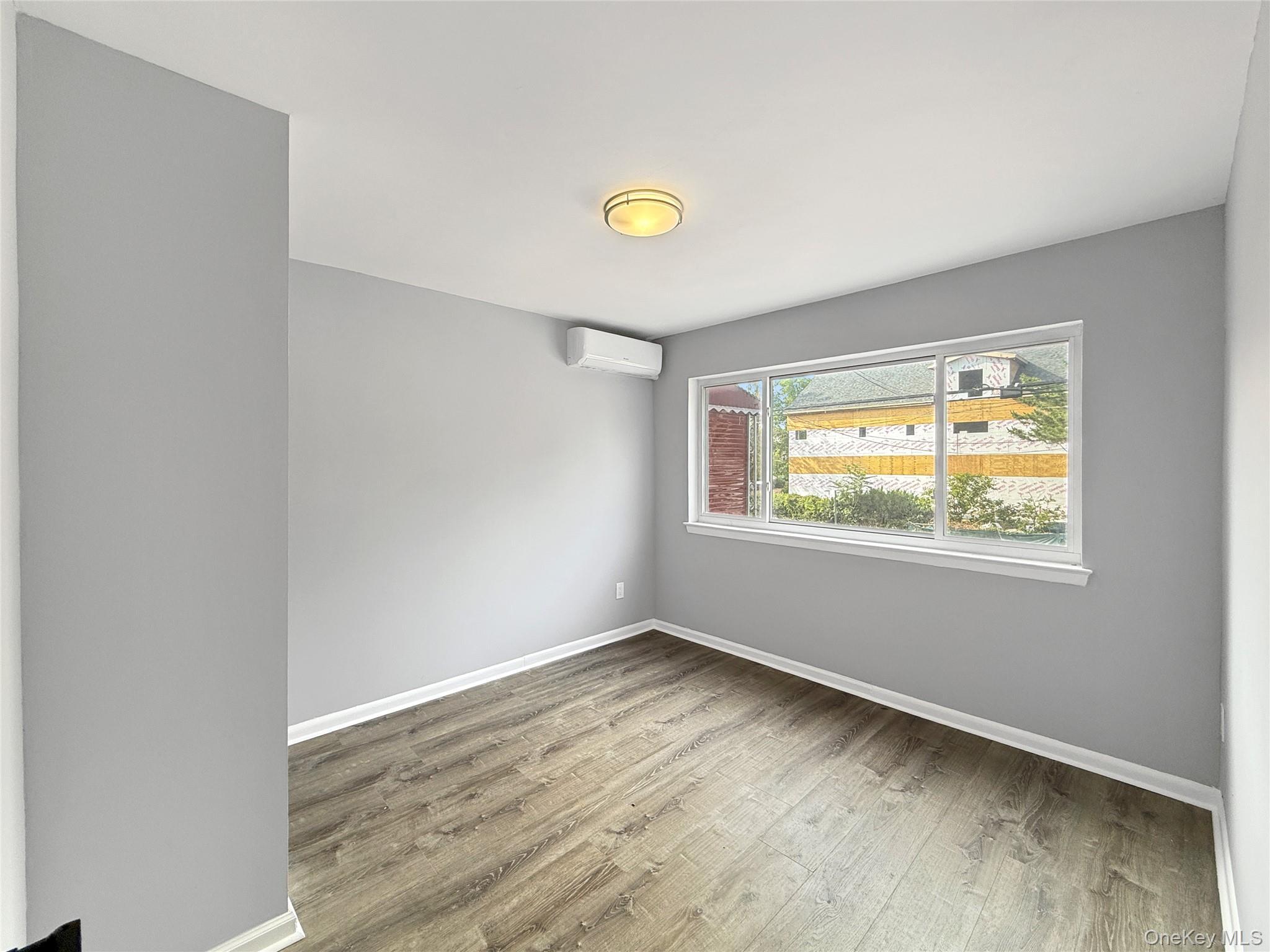 Single Family E 227th Street Bronx, NY 10466, MLS-1019076-13
