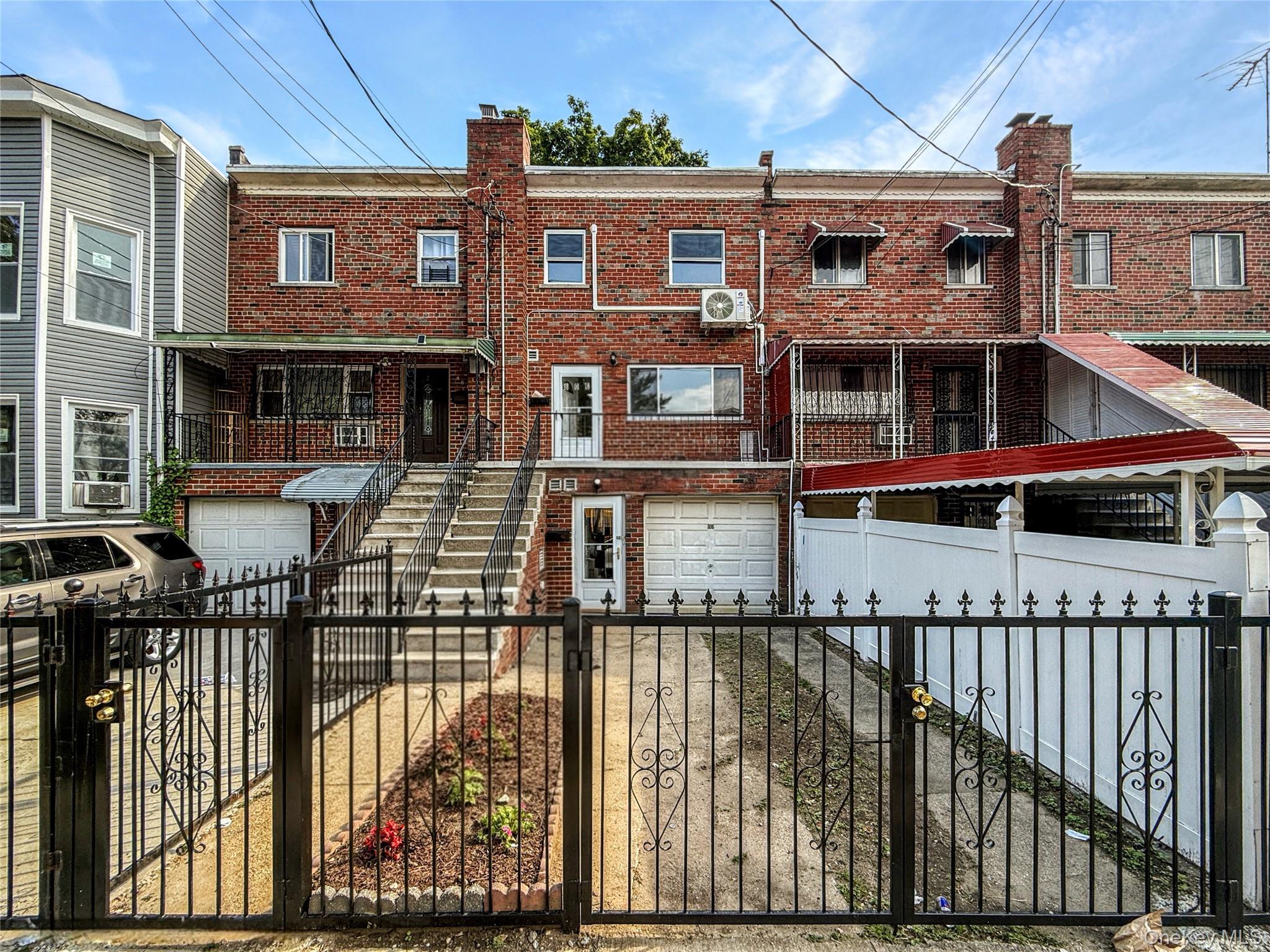 Single Family E 227th Street Bronx, NY 10466, MLS-1019076-2