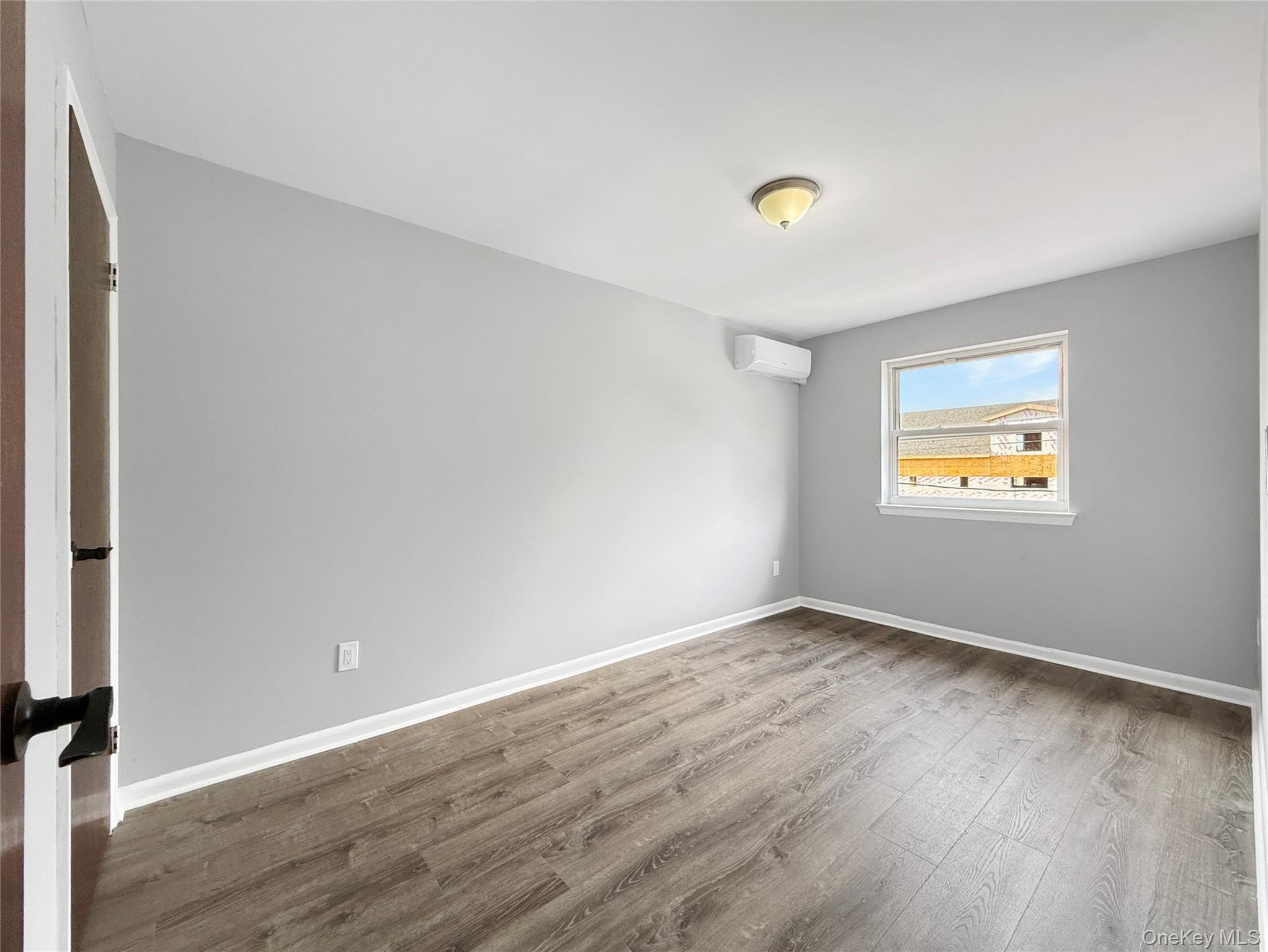 Single Family E 227th Street Bronx, NY 10466, MLS-1019076-20