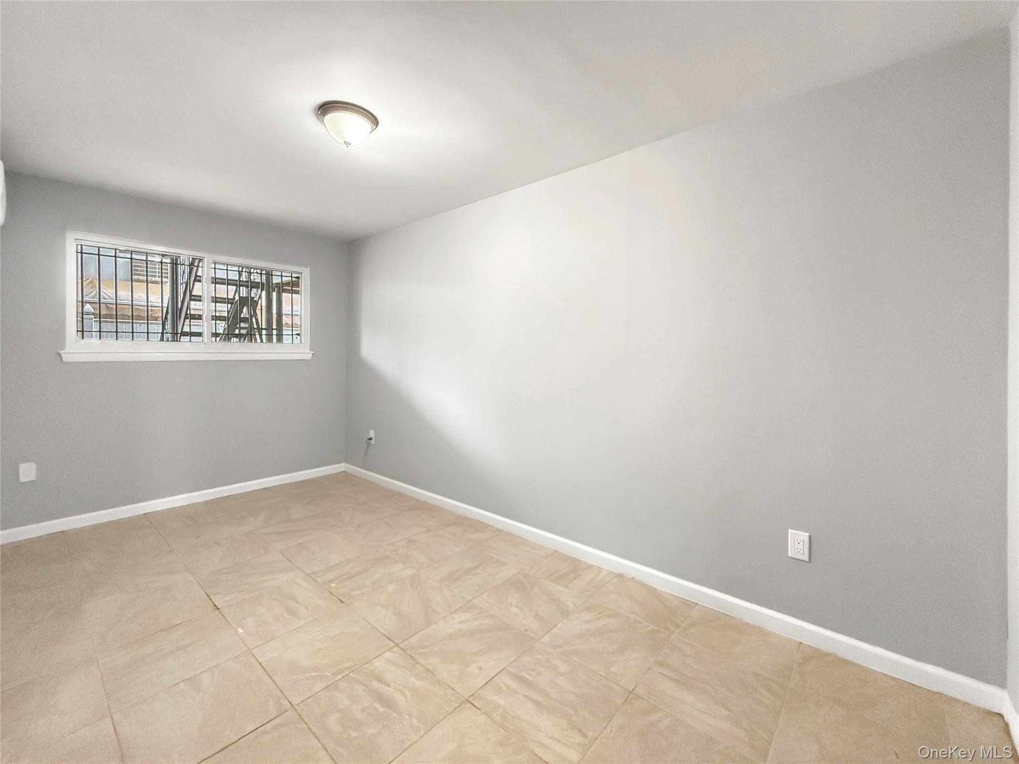 Single Family E 227th Street Bronx, NY 10466, MLS-1019076-27