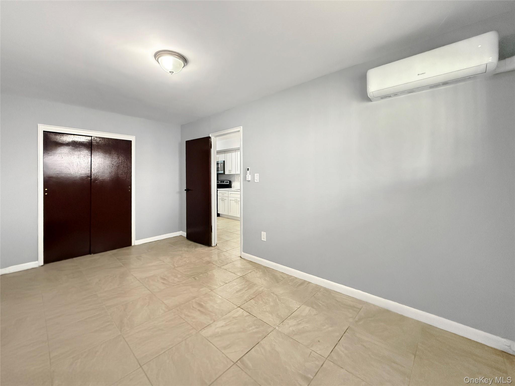 Single Family E 227th Street Bronx, NY 10466, MLS-1019076-29