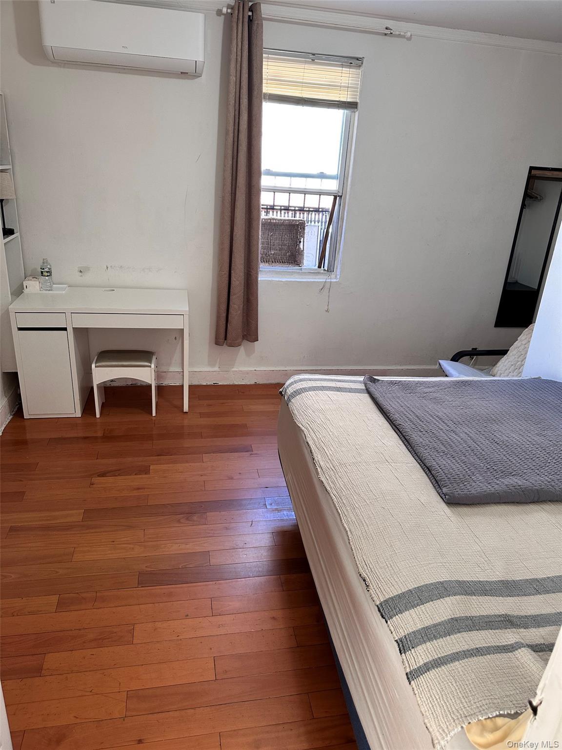 Single Family Carlton Place Queens, NY 11354, MLS-1019099-3