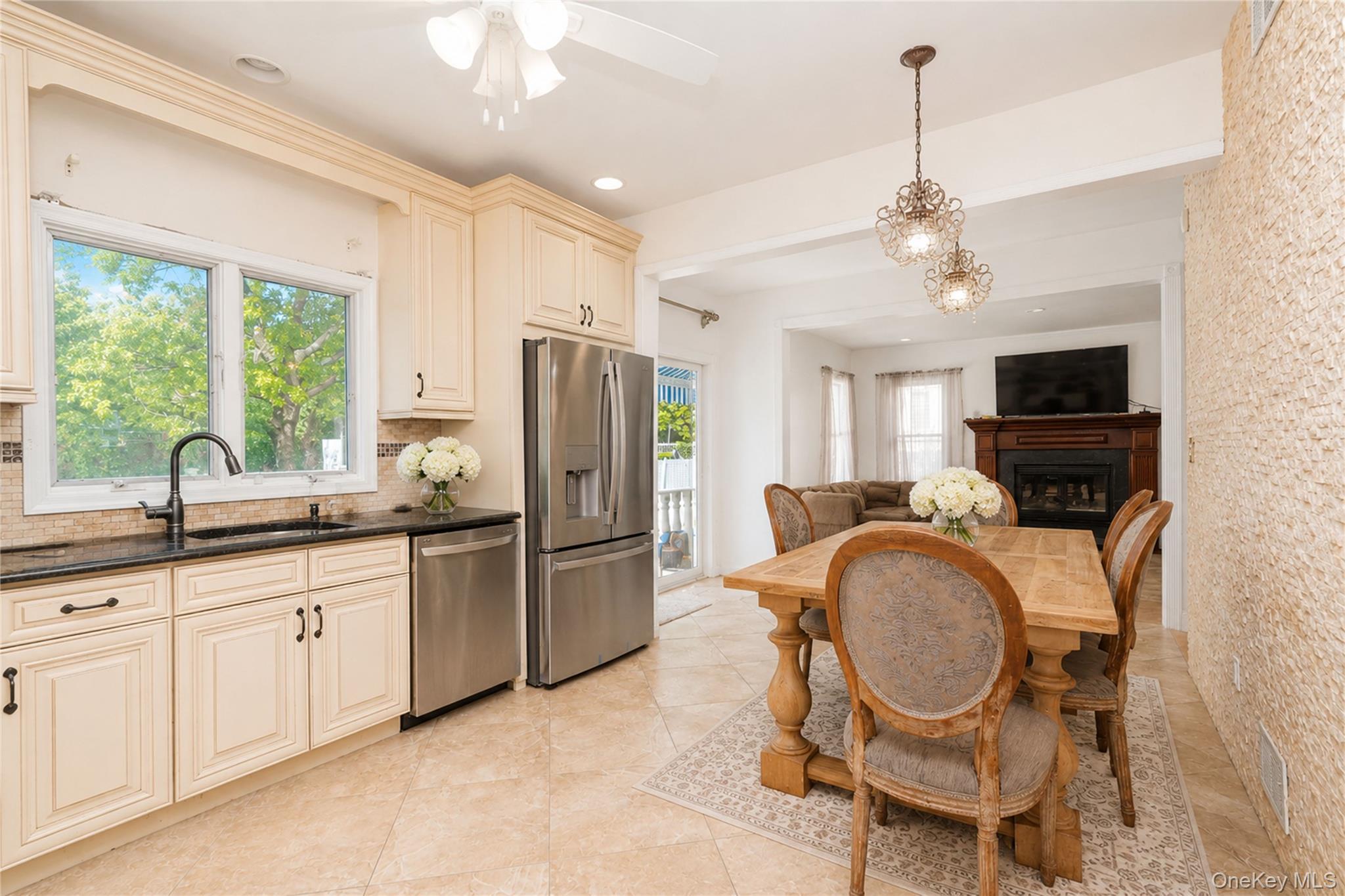 Single Family Putters Court  Staten Island, NY 10301, MLS-1019136-13