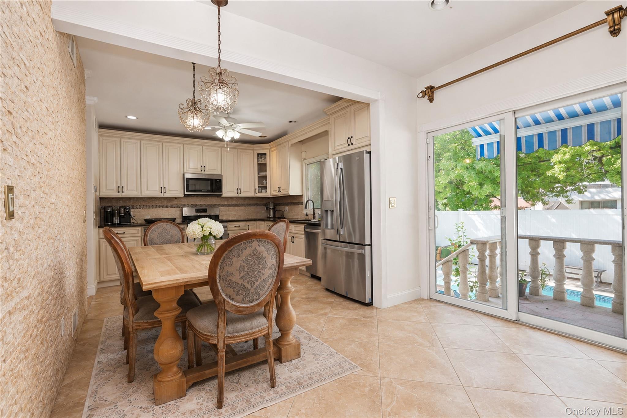 Single Family Putters Court  Staten Island, NY 10301, MLS-1019136-14