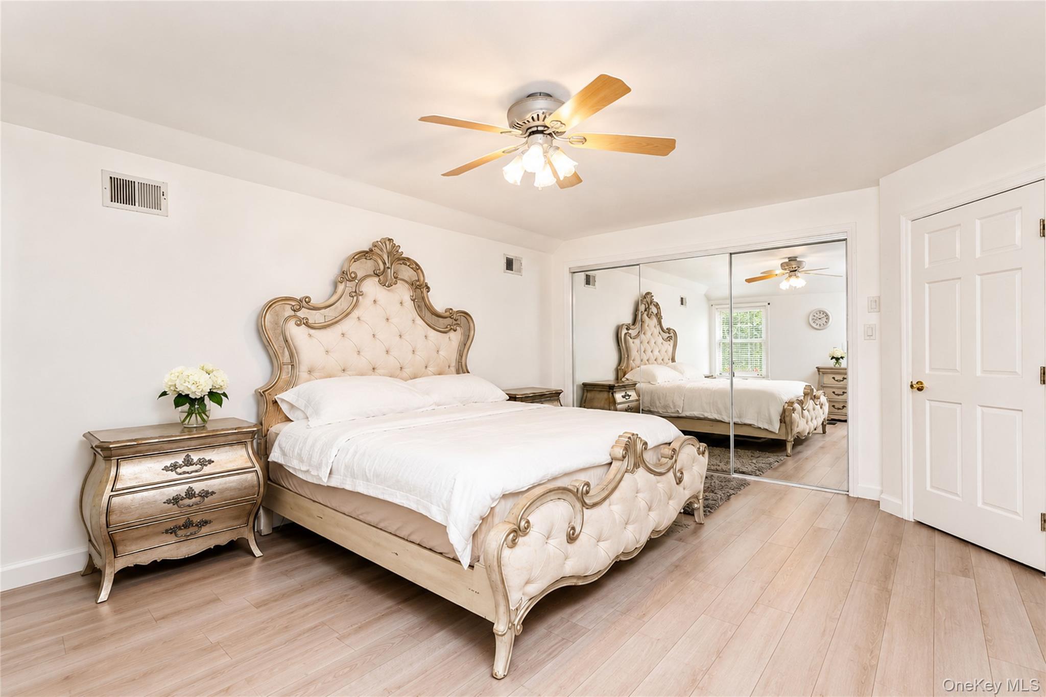 Single Family Putters Court  Staten Island, NY 10301, MLS-1019136-16
