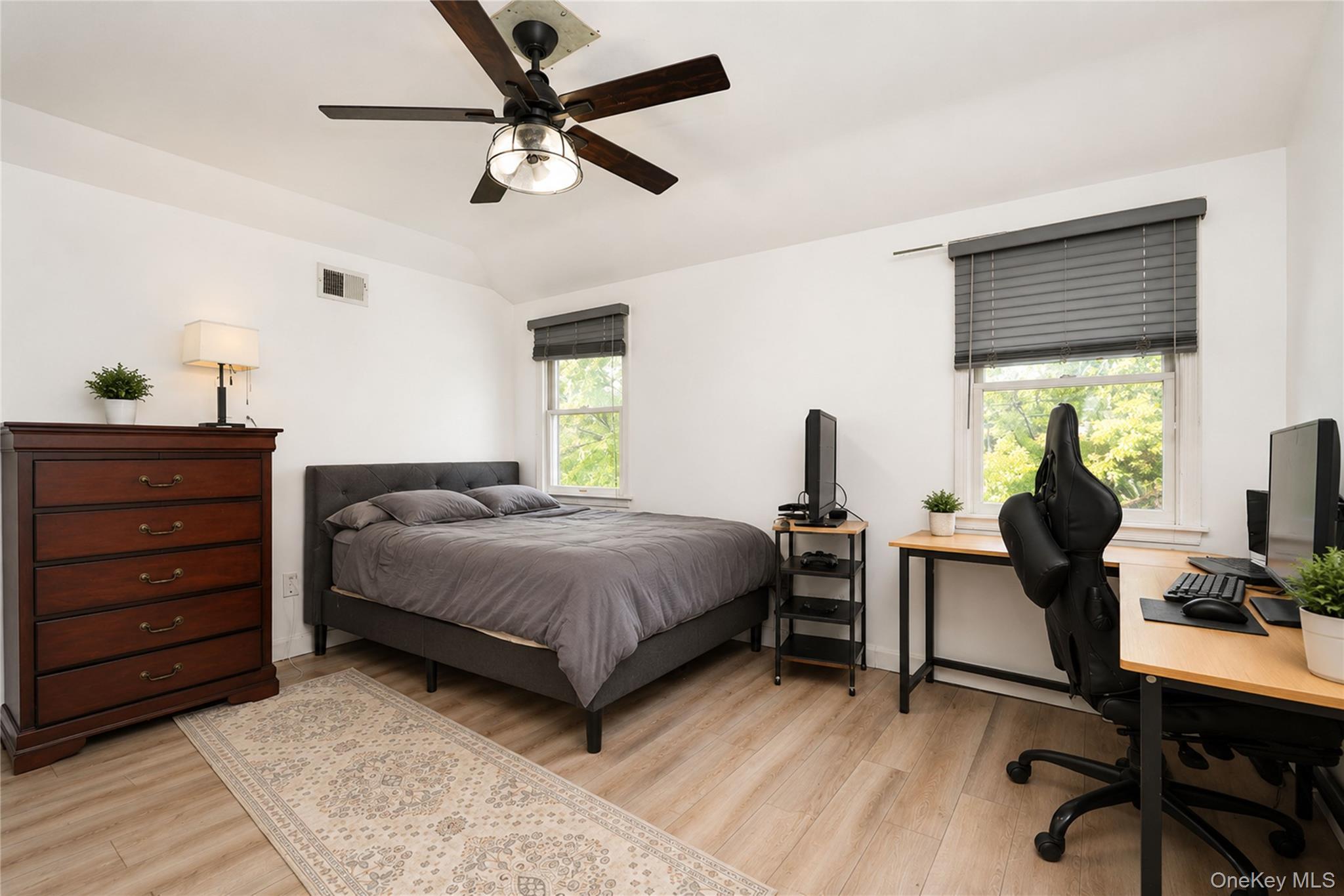 Single Family Putters Court  Staten Island, NY 10301, MLS-1019136-18