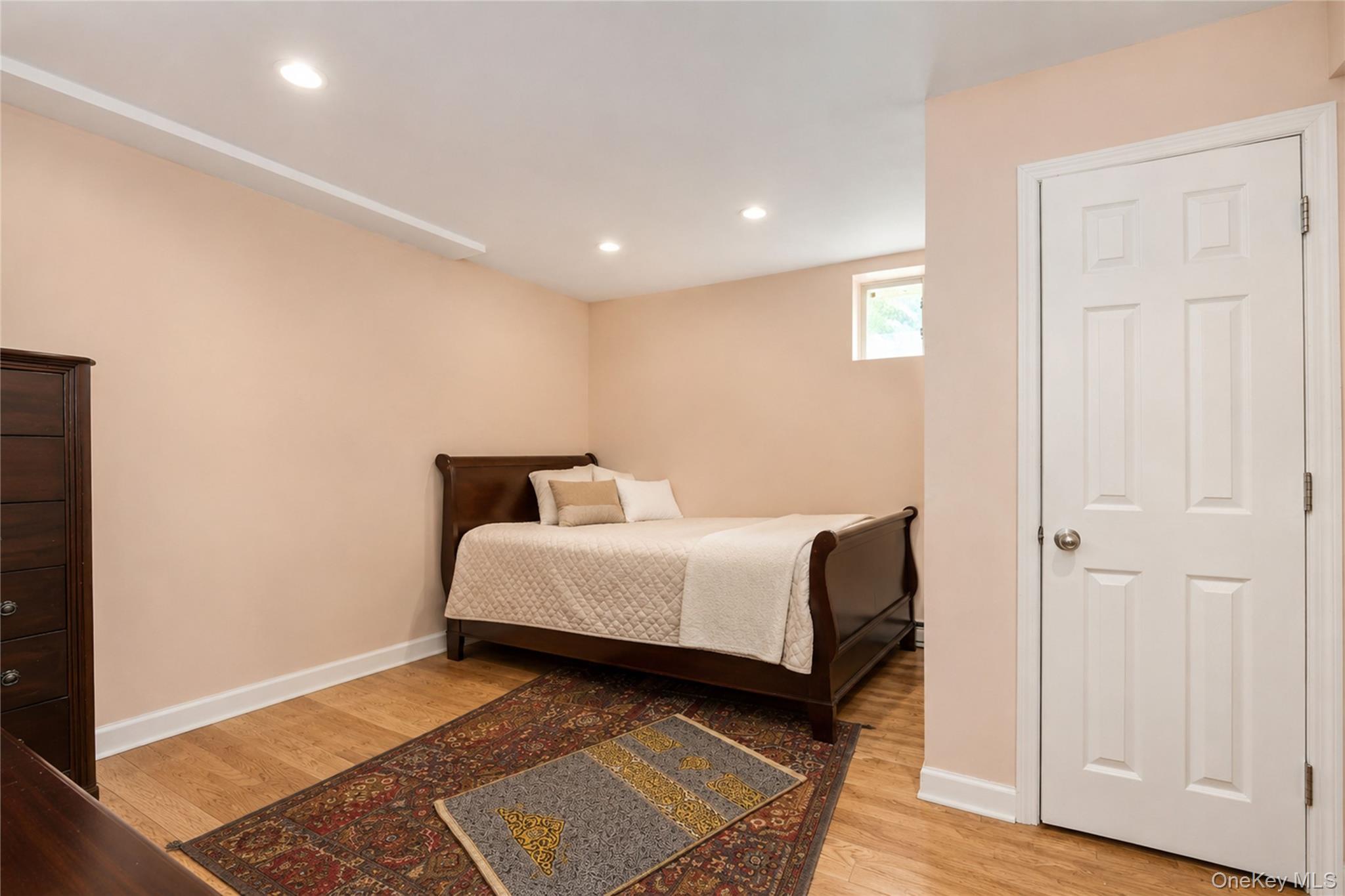 Single Family Putters Court  Staten Island, NY 10301, MLS-1019136-21