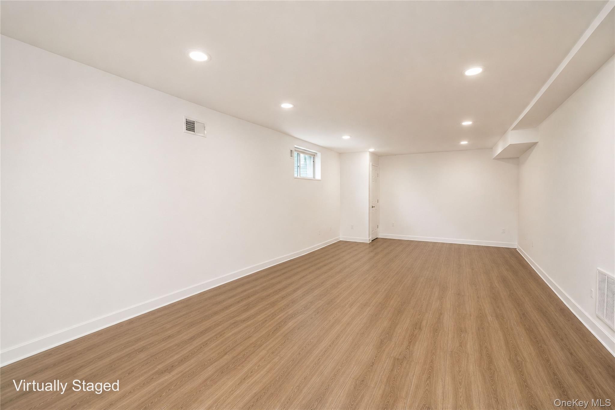 Single Family Putters Court  Staten Island, NY 10301, MLS-1019136-24