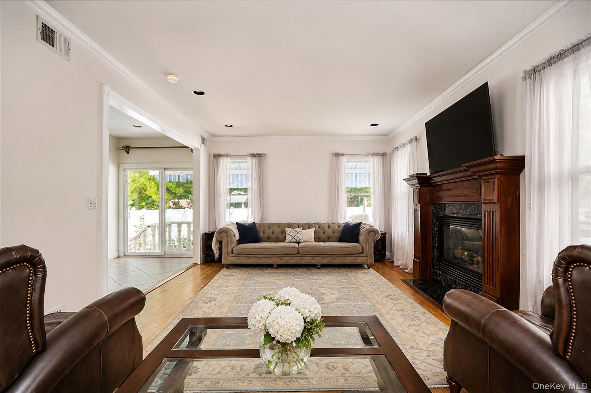 Single Family Putters Court  Staten Island, NY 10301, MLS-1019136-6
