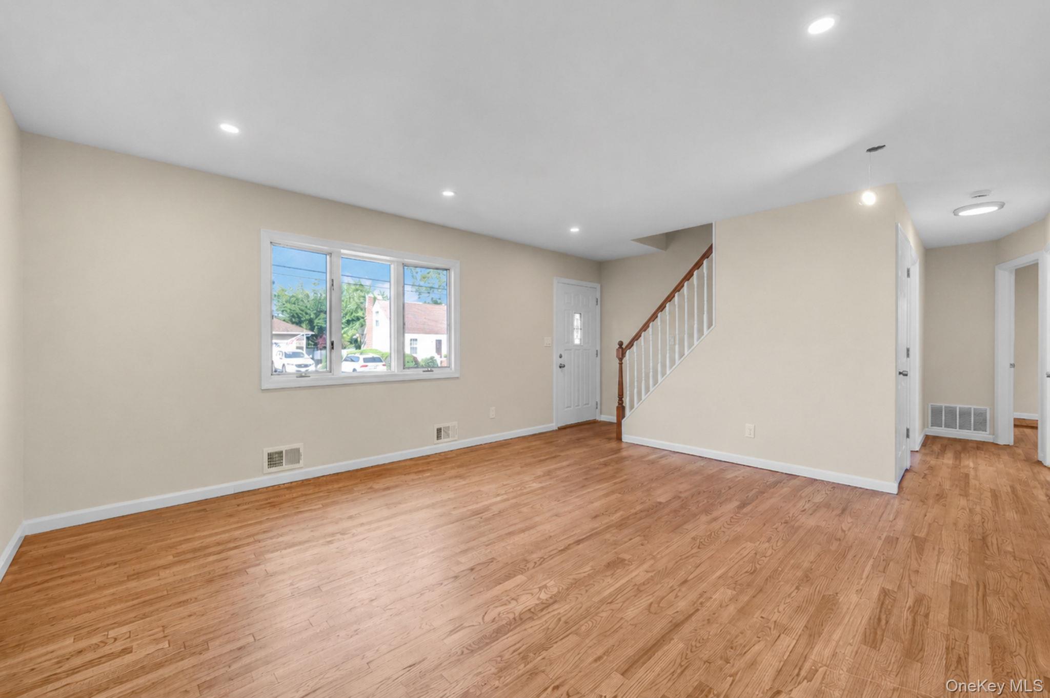 Single Family N Clinton Avenue  Suffolk County, NY 11757, MLS-1019140-4