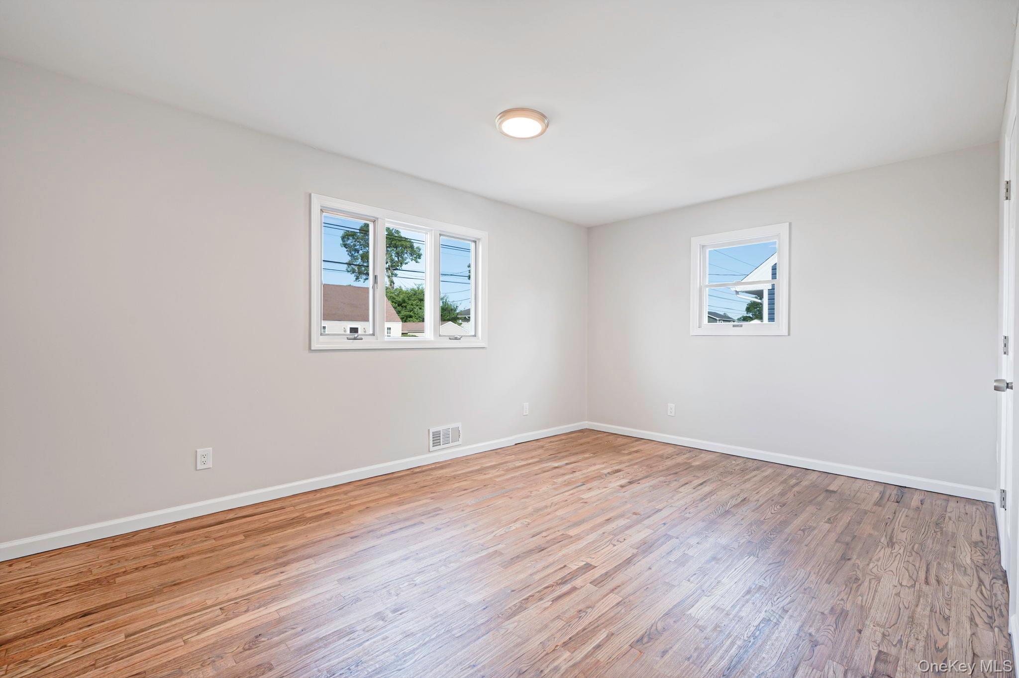 Single Family N Clinton Avenue  Suffolk County, NY 11757, MLS-1019140-8