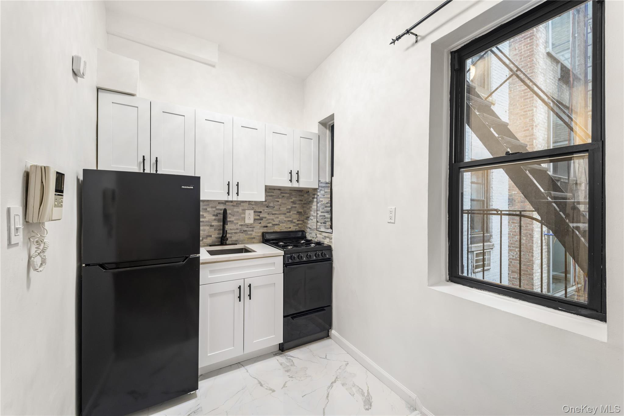 Coop E 35th Street  Manhattan, NY 10016, MLS-1019145-9