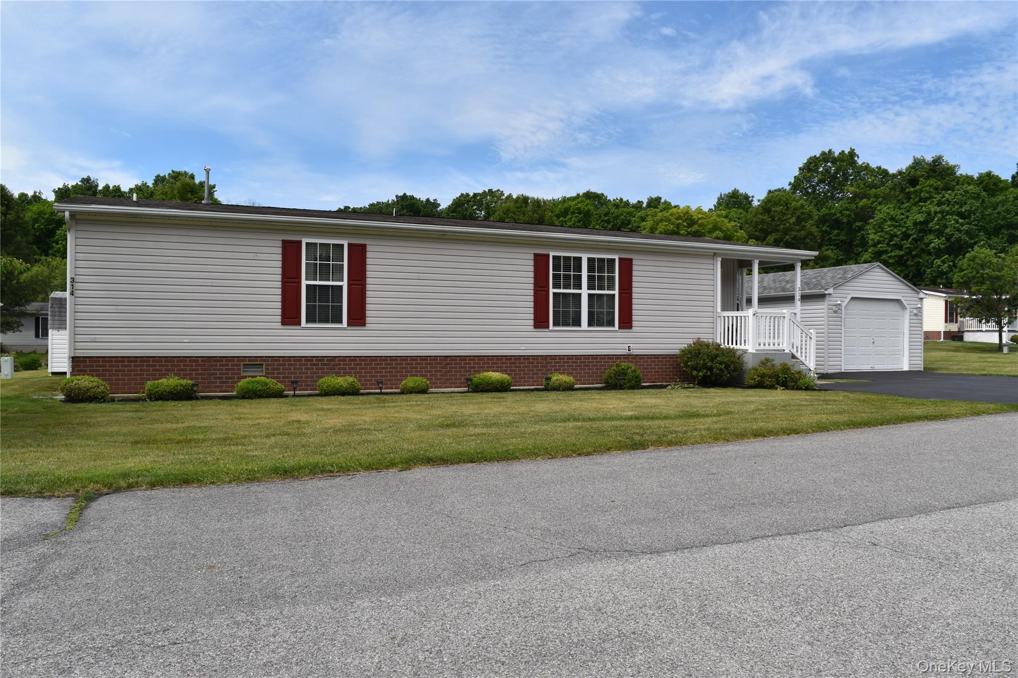 Single Family Brittany Terrace Orange County, NY 12575, MLS-1019147-43