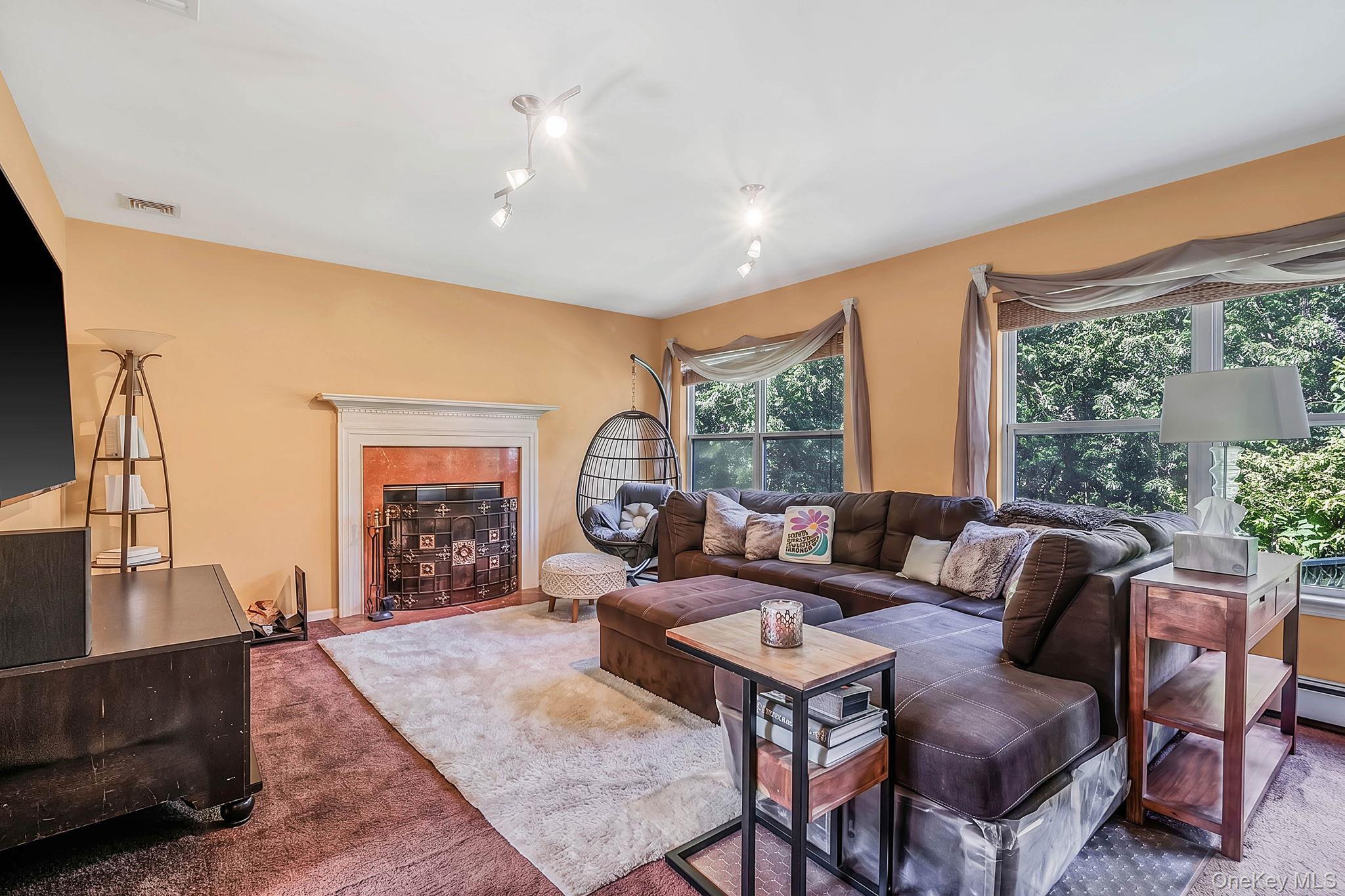 Single Family Holmes Avenue  Suffolk County, NY 11941, MLS-1019160-10