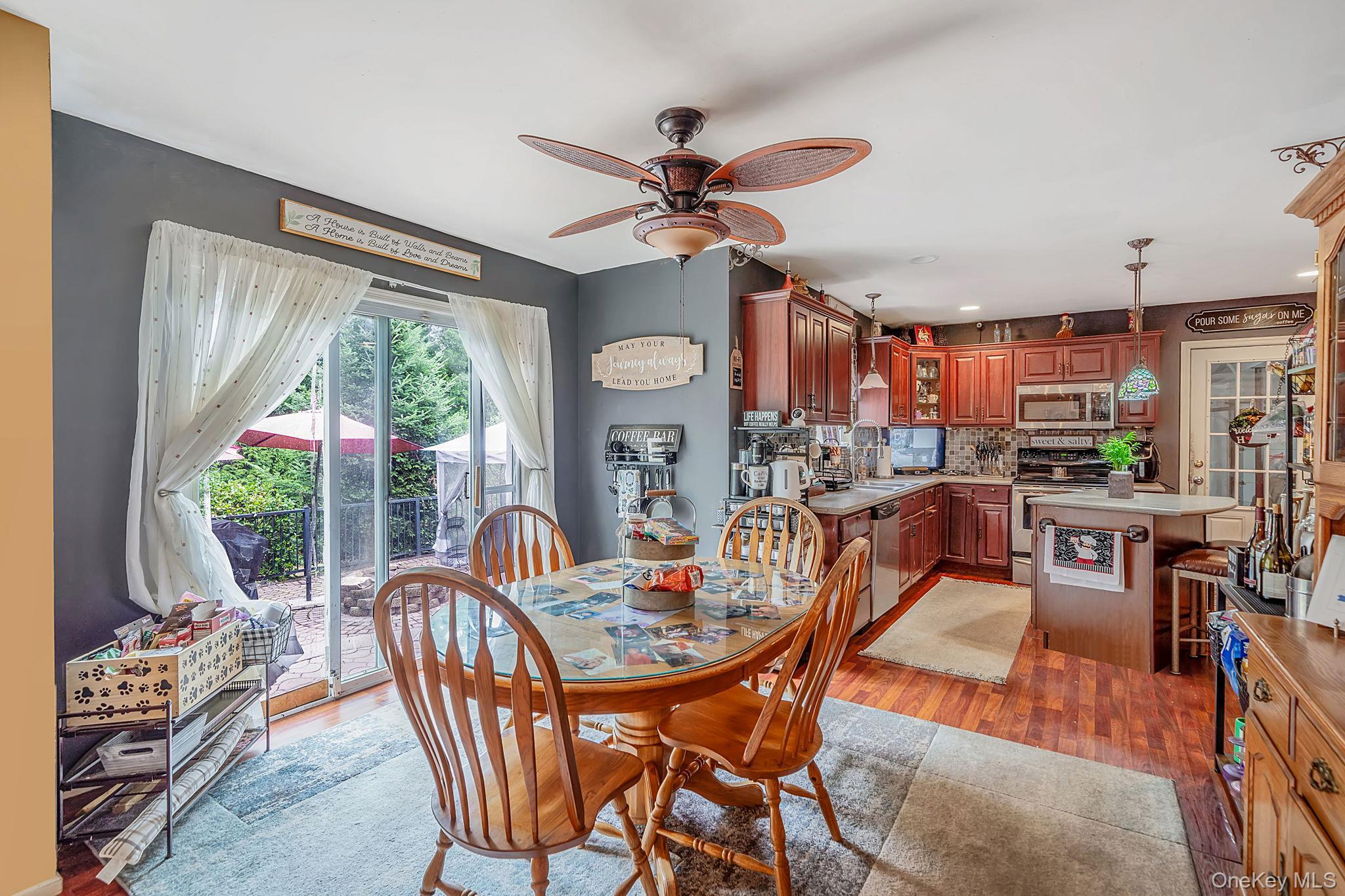 Single Family Holmes Avenue  Suffolk County, NY 11941, MLS-1019160-11