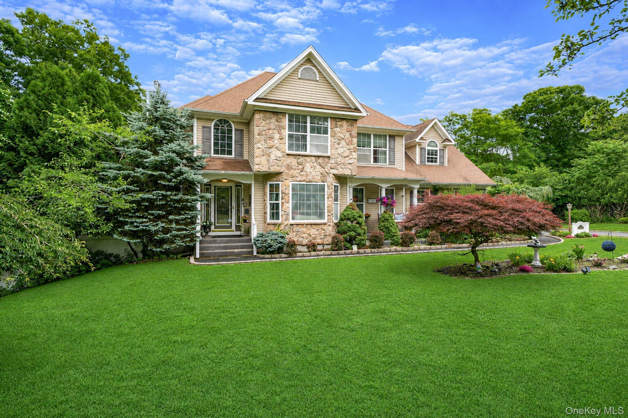 Single Family Holmes Avenue  Suffolk County, NY 11941, MLS-1019160-30
