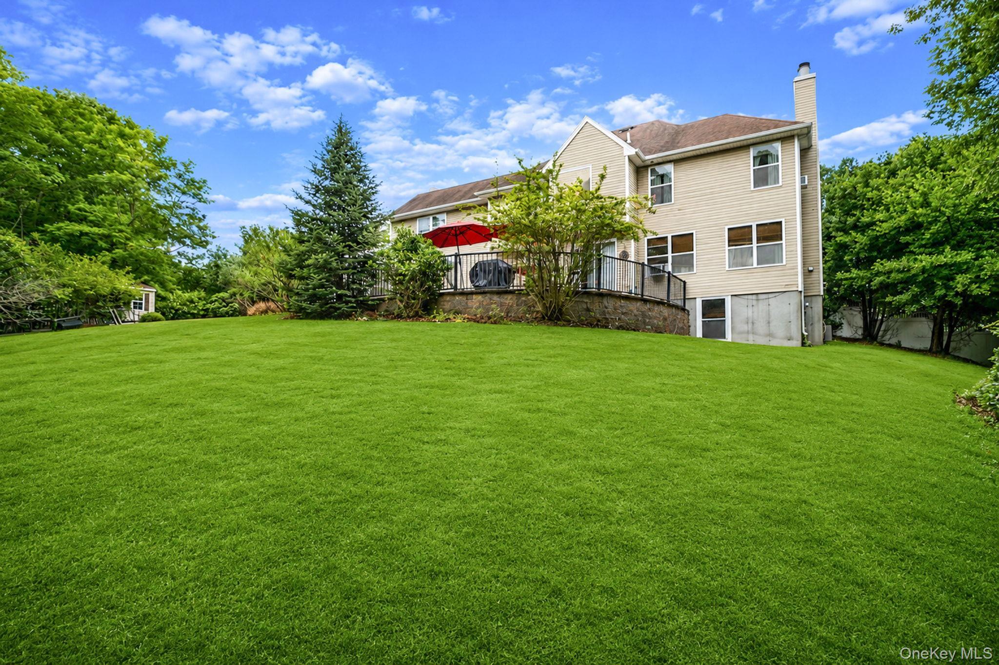 Single Family Holmes Avenue  Suffolk County, NY 11941, MLS-1019160-33