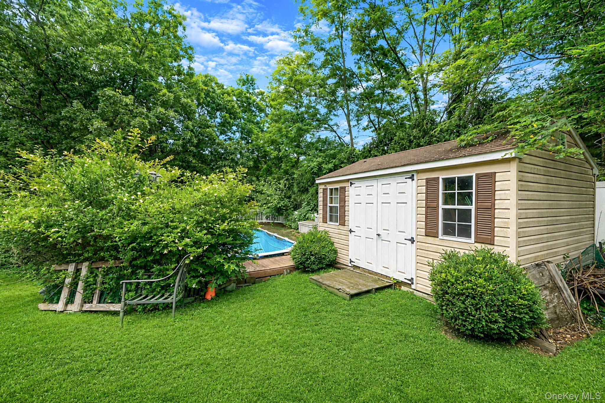 Single Family Holmes Avenue  Suffolk County, NY 11941, MLS-1019160-35