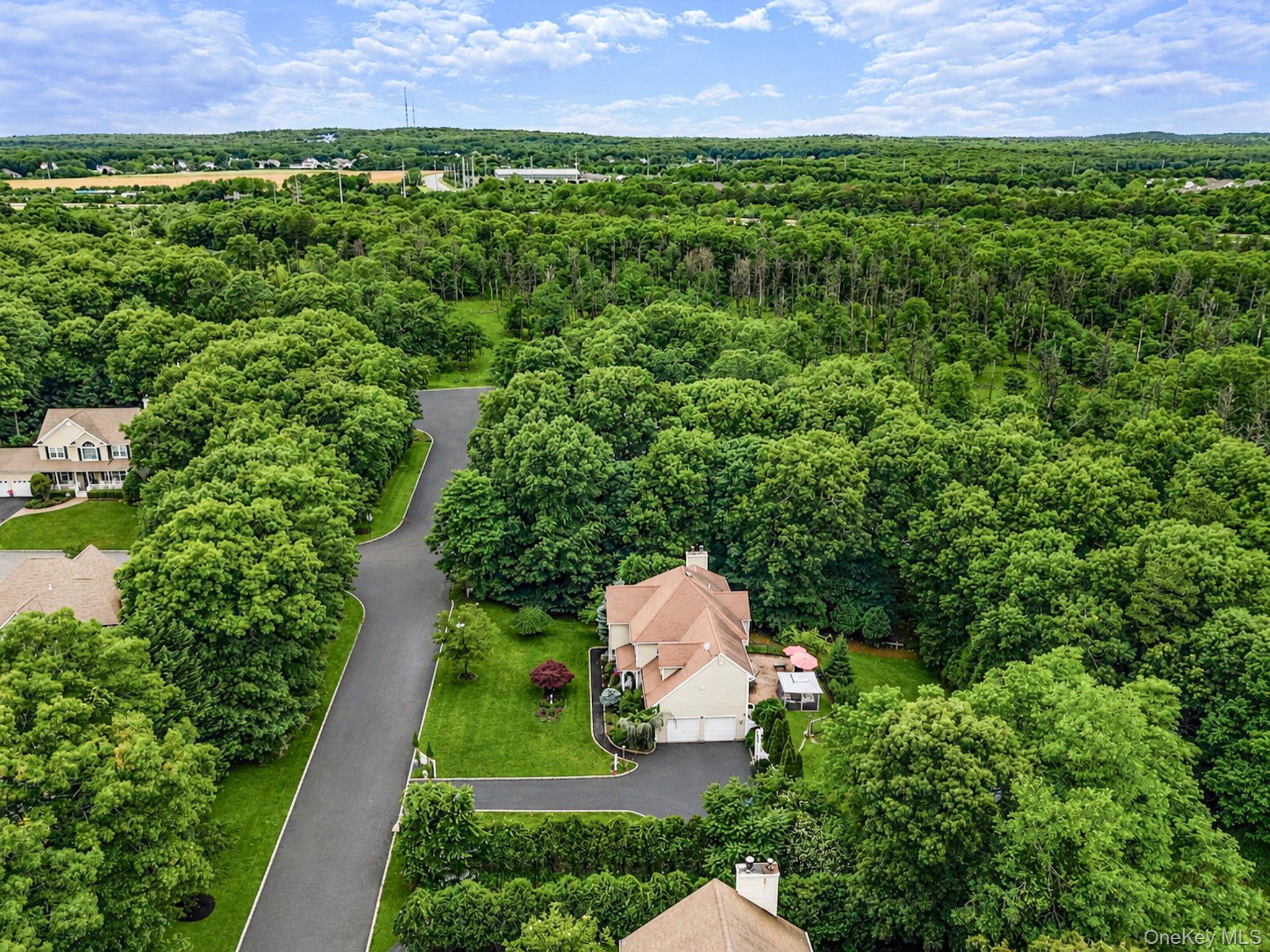 Single Family Holmes Avenue  Suffolk County, NY 11941, MLS-1019160-38