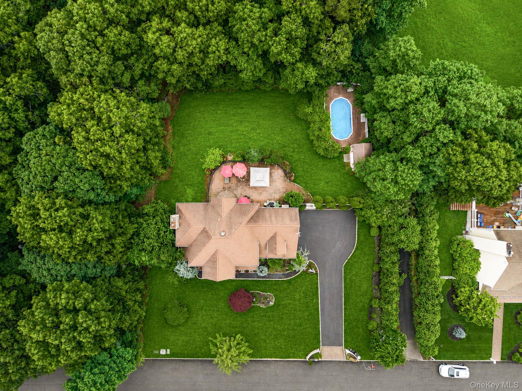Single Family Holmes Avenue  Suffolk County, NY 11941, MLS-1019160-39