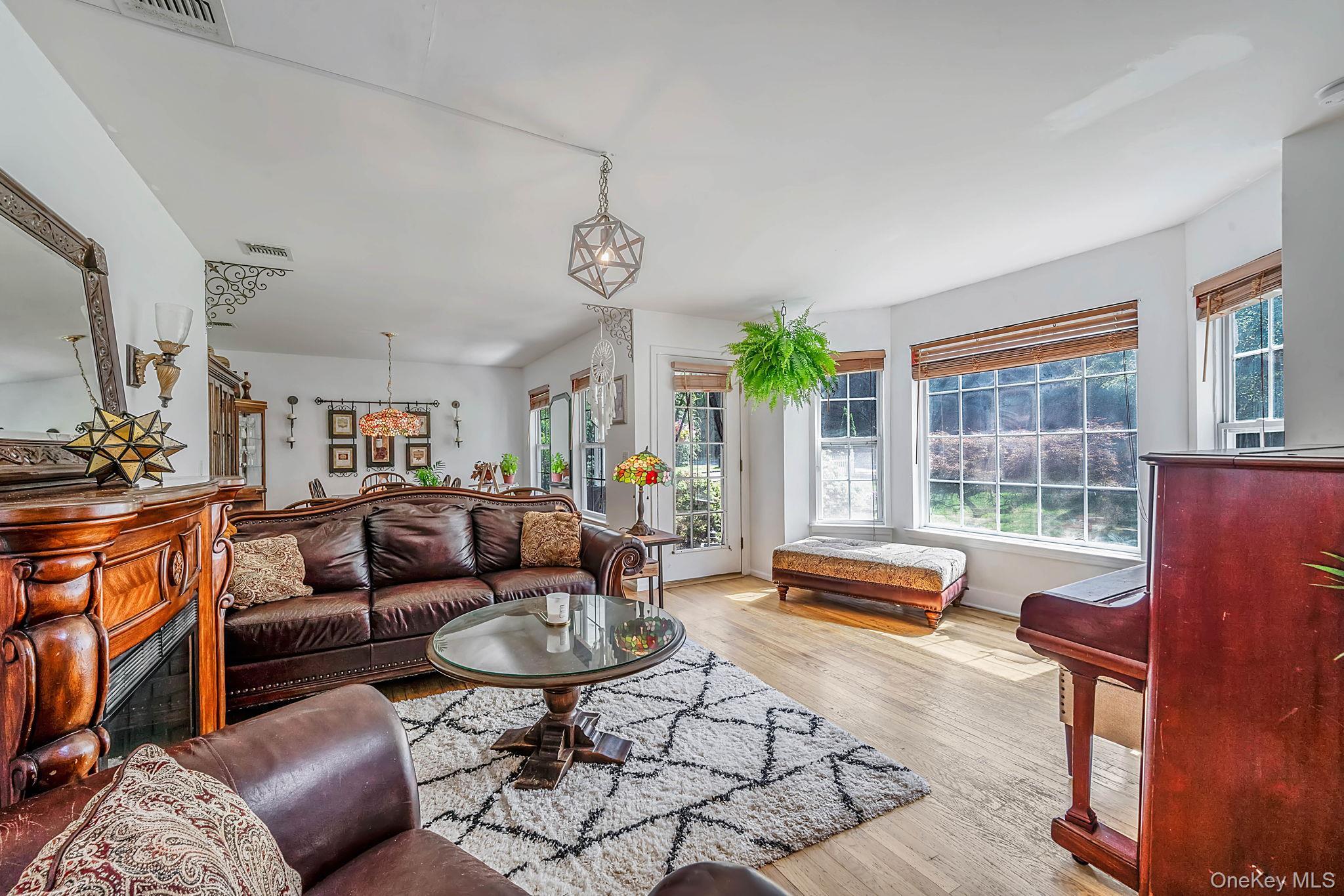 Single Family Holmes Avenue  Suffolk County, NY 11941, MLS-1019160-4