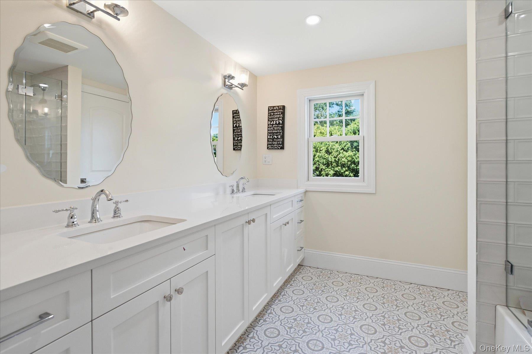 Single Family Vine Street  Nassau County, NY 11709, MLS-1019252-20