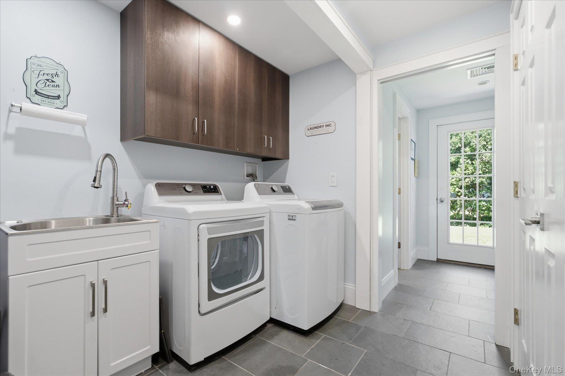 Single Family Vine Street  Nassau County, NY 11709, MLS-1019252-6