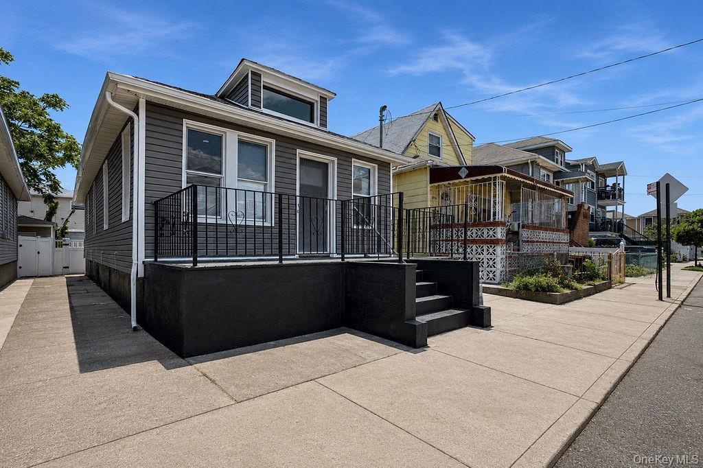 Single Family Elizabeth Avenue  Queens, NY 11692, MLS-1019279-2