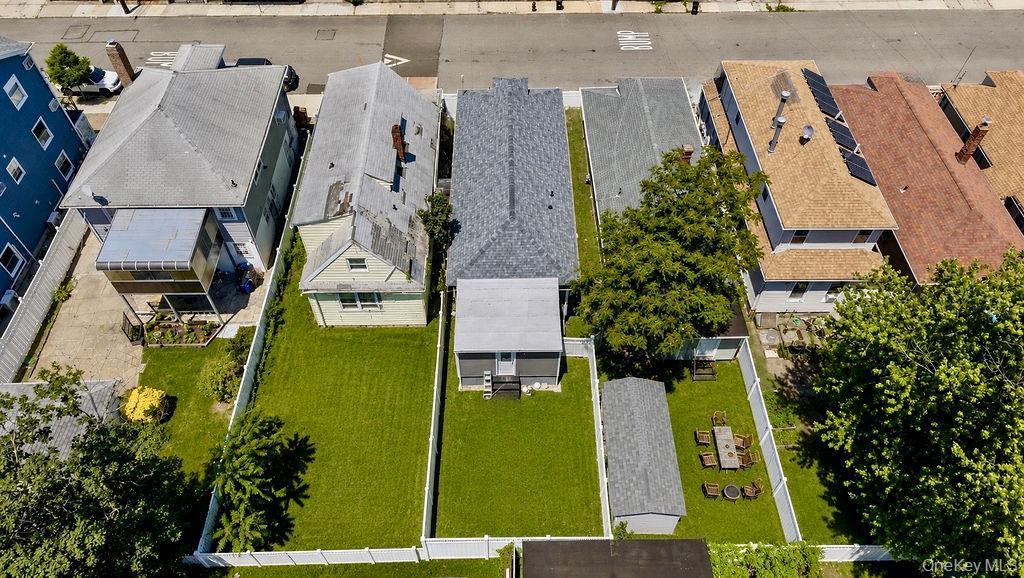 Single Family Elizabeth Avenue  Queens, NY 11692, MLS-1019279-23