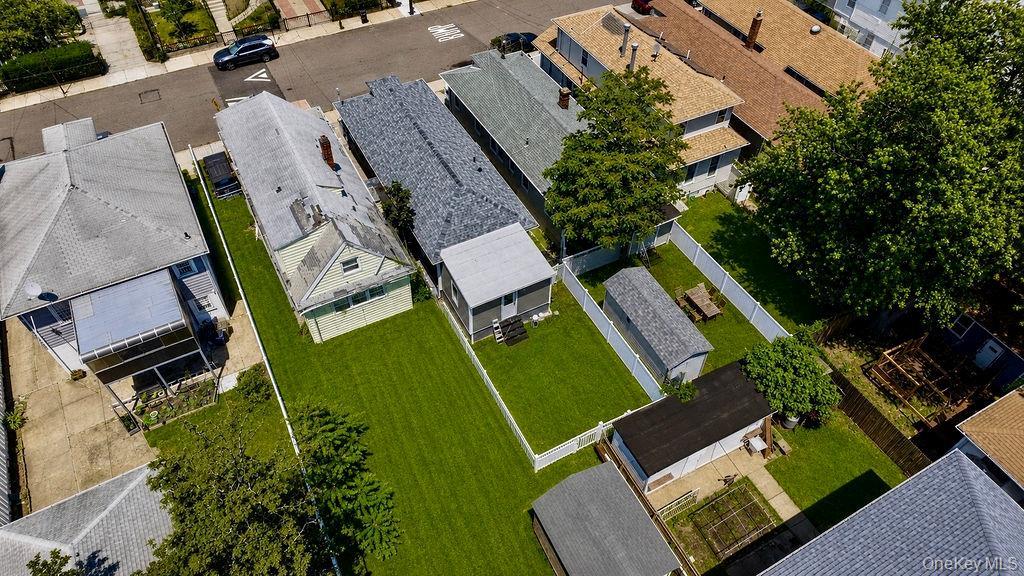 Single Family Elizabeth Avenue  Queens, NY 11692, MLS-1019279-25
