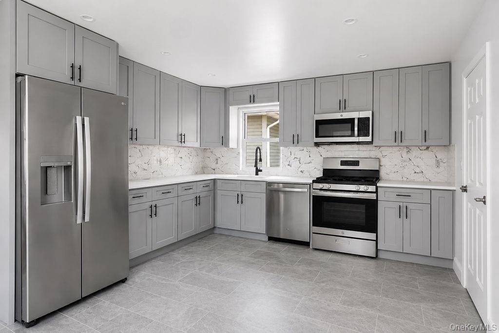 Single Family Elizabeth Avenue  Queens, NY 11692, MLS-1019279-6