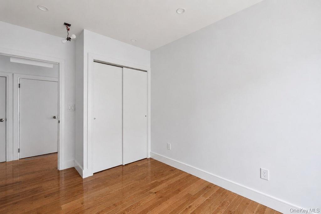 Single Family Elizabeth Avenue  Queens, NY 11692, MLS-1019279-9